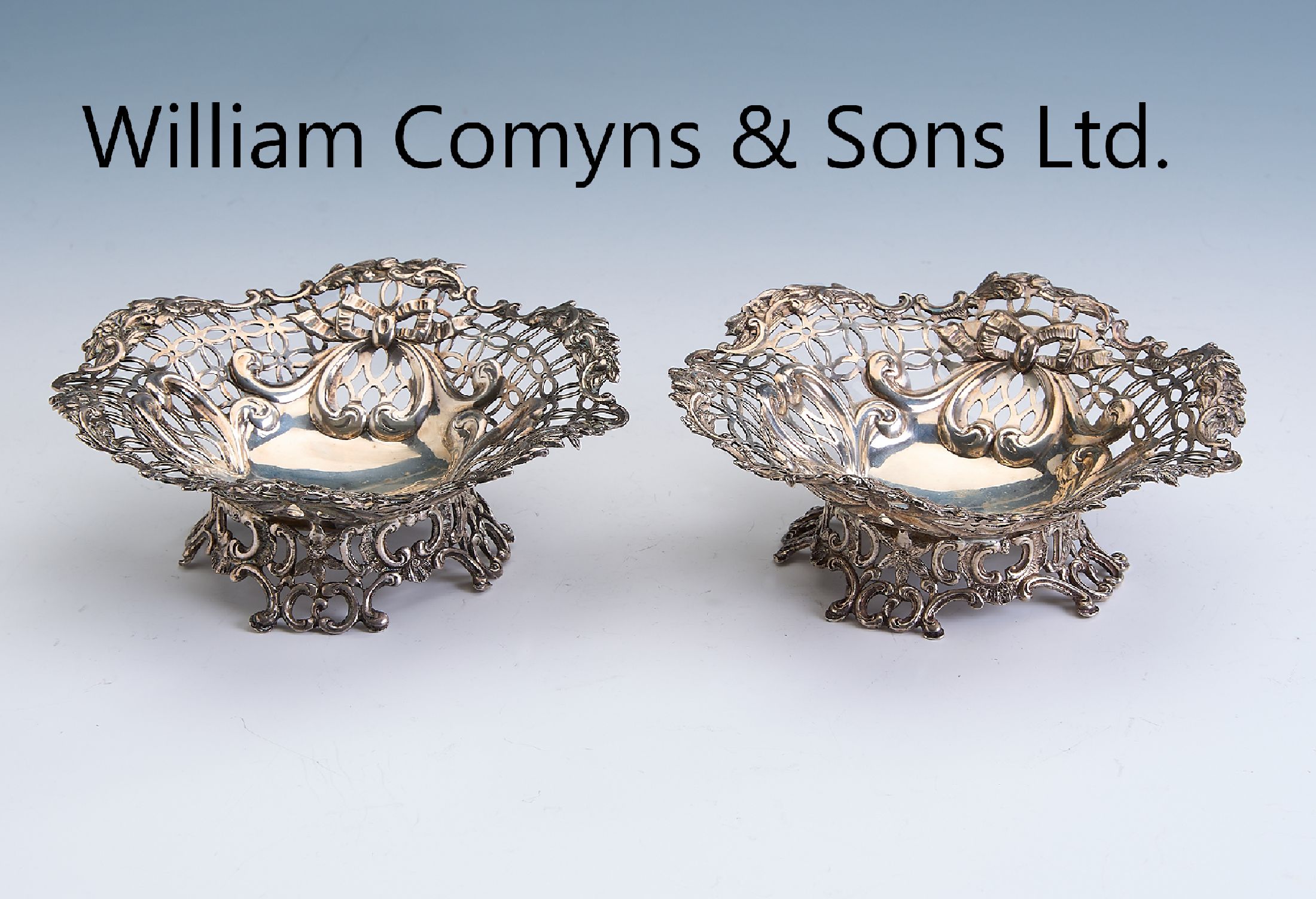 Set 2 Anbietschalen, 925er Silber, England,London 1892, durchbrochen gearbeitet, mit floralen Elementen, D. ca. 12.5 cm, H. ca. 5 cm, ca. 234 g, ...