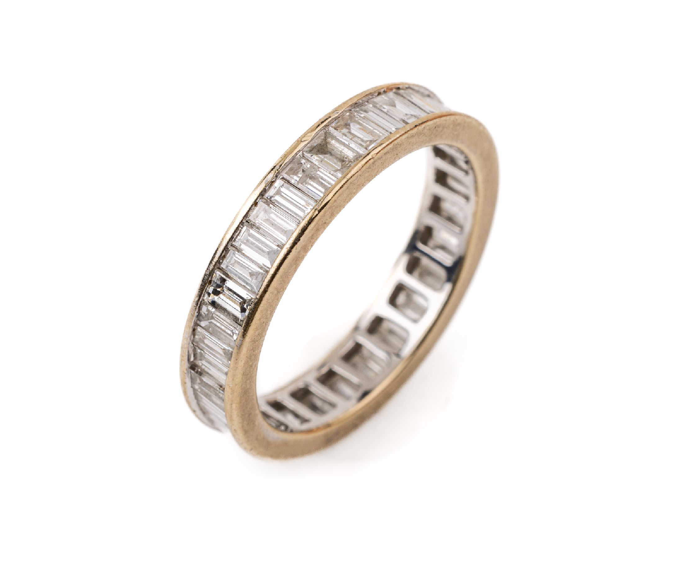 18 kt Gold Diamant-Memoryring, WG 750/000, 40 Diamant-Baguettes zus. ca. 2.0 ct (grav.) Weiß/si-p1 (3 Steine besch.), RW 56, ca. 3.3 g