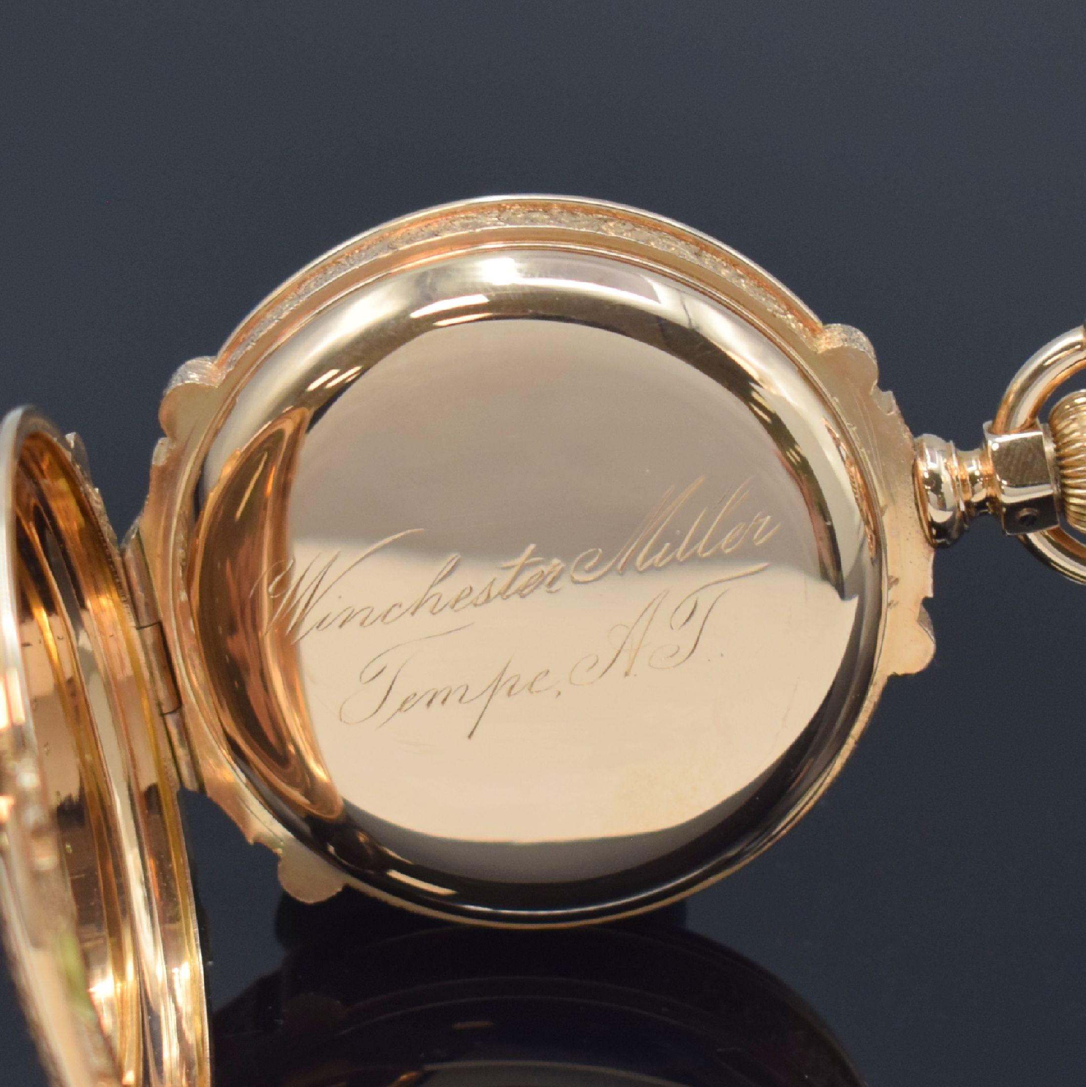 Detail e: AMERICAN WALTHAM Watch Company schwere Savonette in RoseG 585/000, USA um 1888, aufw. graviertes 3-Deckel Gold-Prunkgehäuse, beide Schalen m. ...