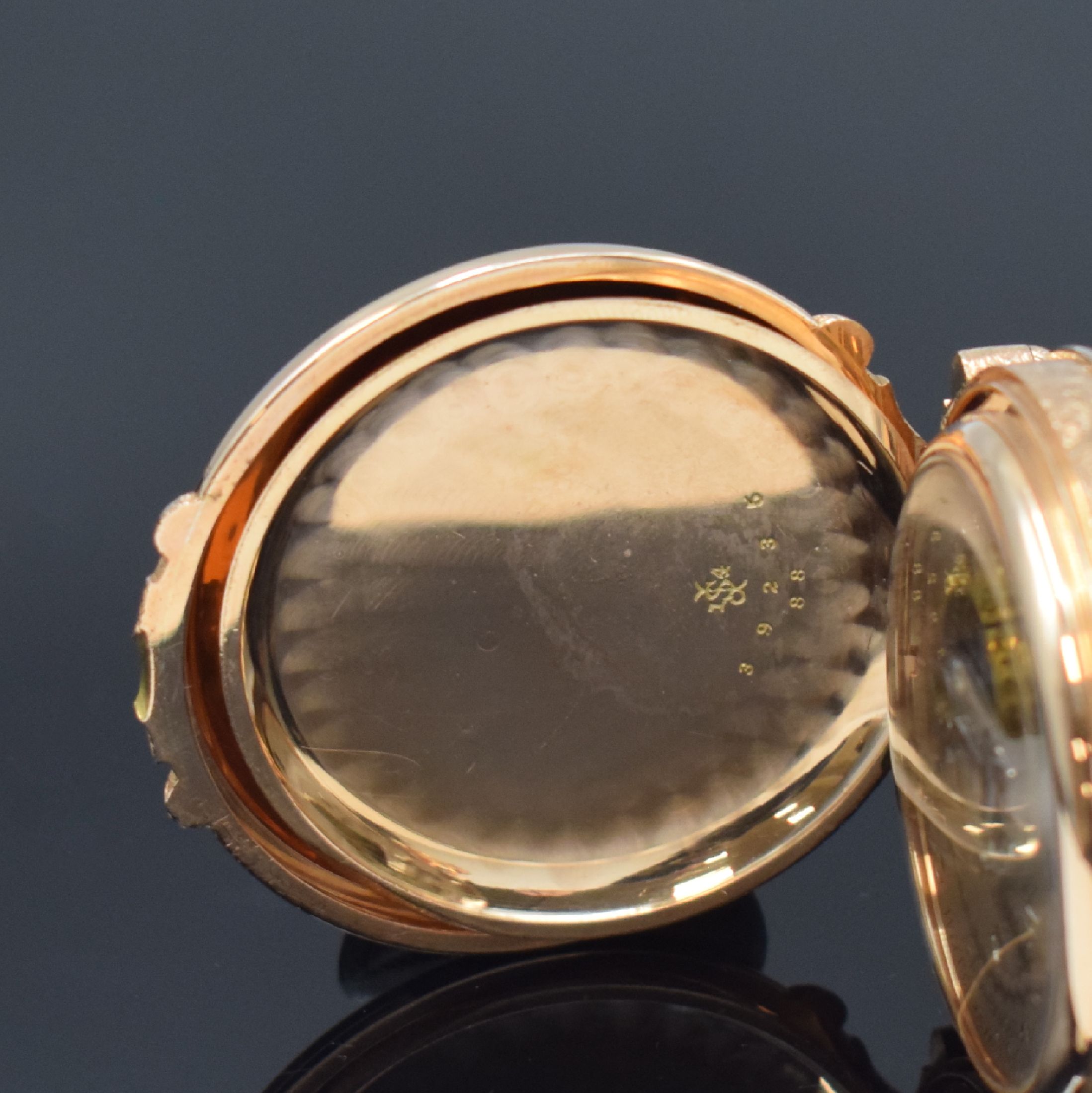 Detail f: AMERICAN WALTHAM Watch Company schwere Savonette in RoseG 585/000, USA um 1888, aufw. graviertes 3-Deckel Gold-Prunkgehäuse, beide Schalen m. ...
