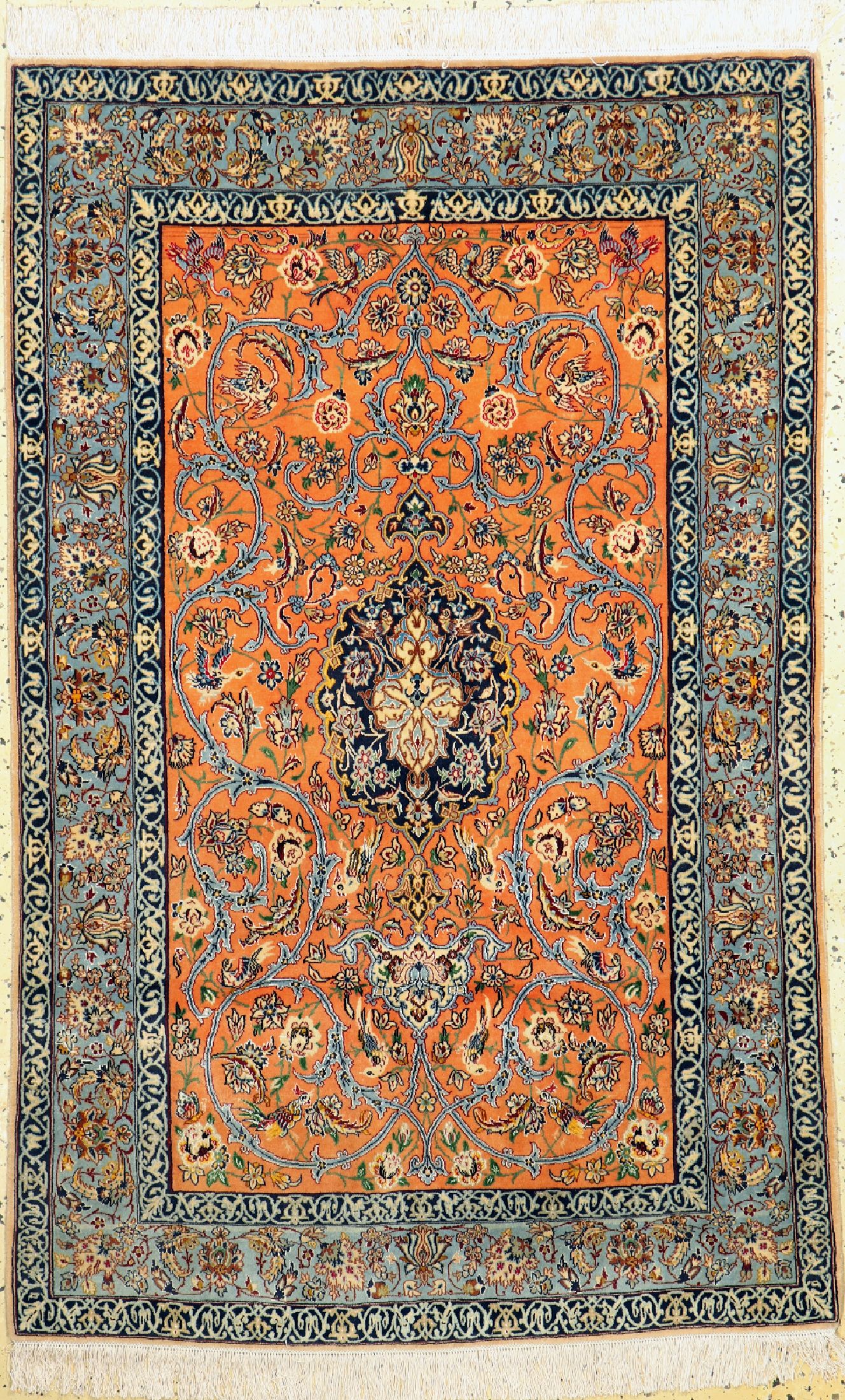 Esfahan fein, Persien, ca. 50 Jahre, Korkwolle mit und auf Seide, ca. 168 x 107 cm,ca. 1,0 Mio. Kn/qm, gereinigt, EHZ: 1-2, (Fransen erneuert).