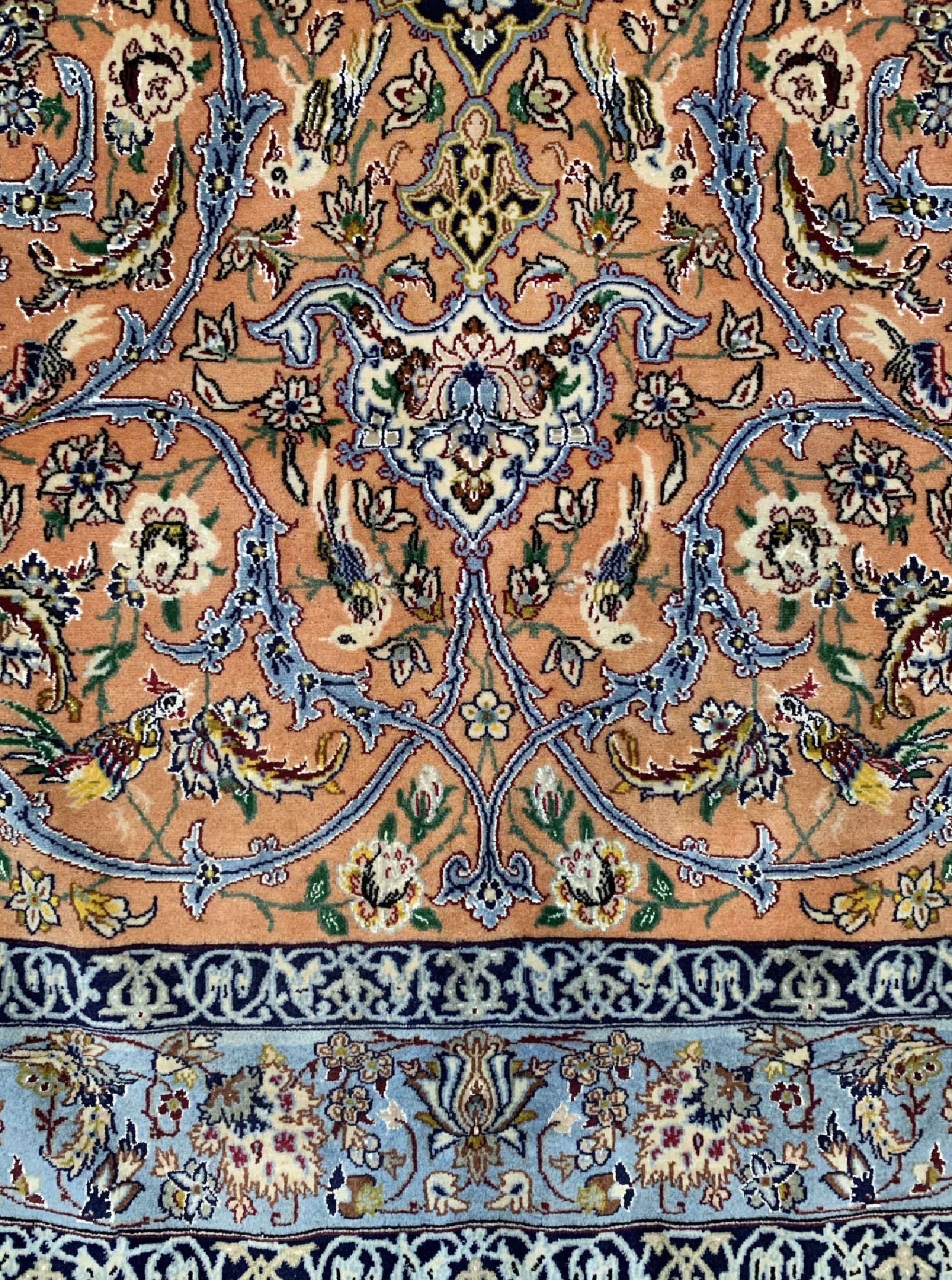 Detail b: Esfahan fein, Persien, ca. 50 Jahre, Korkwolle mit und auf Seide, ca. 168 x 107 cm,ca. 1,0 Mio. Kn/qm, gereinigt, EHZ: 1-2, (Fransen erneuert).