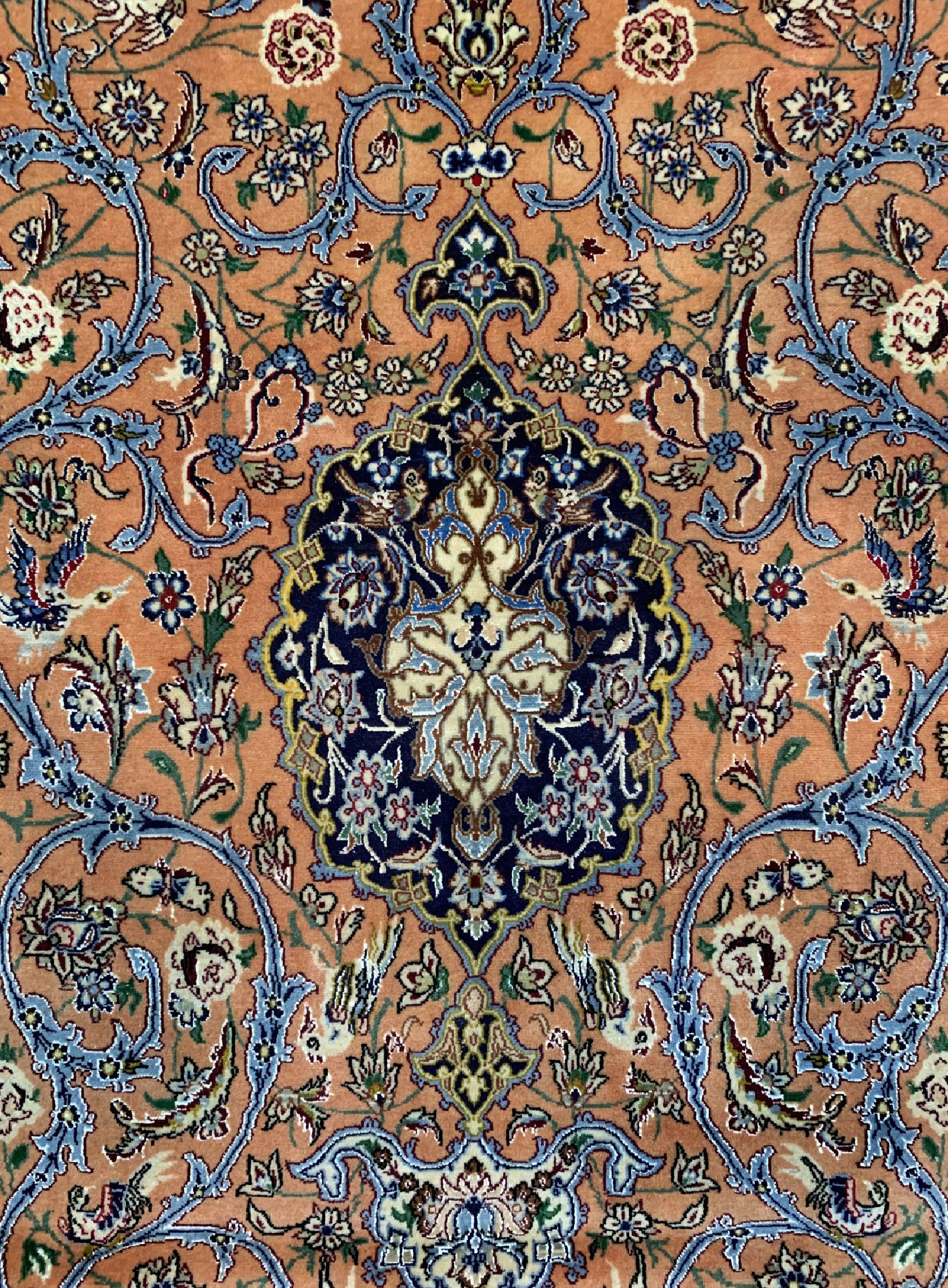 Detail c: Esfahan fein, Persien, ca. 50 Jahre, Korkwolle mit und auf Seide, ca. 168 x 107 cm,ca. 1,0 Mio. Kn/qm, gereinigt, EHZ: 1-2, (Fransen erneuert).