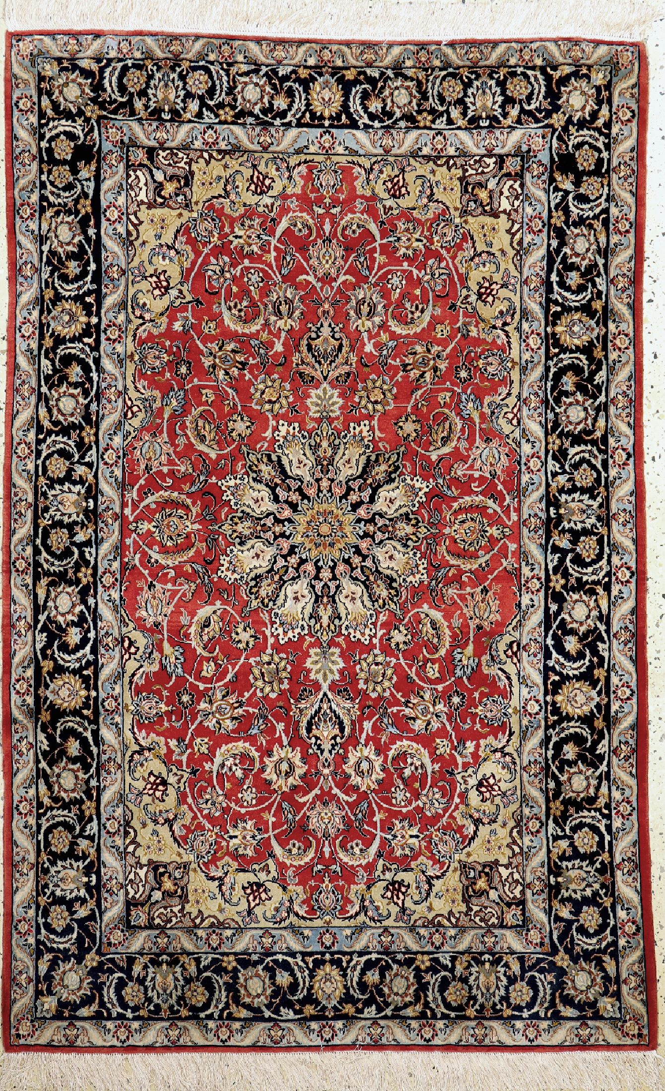 Esfahan fein, Persien, ca. 50 Jahre, Korkwolle auf Seide, ca. 172 x 111 cm, ca. 1,0Mio. Kn/qm, gereinigt, EHZ: 1-2, (Fransen erneuert).