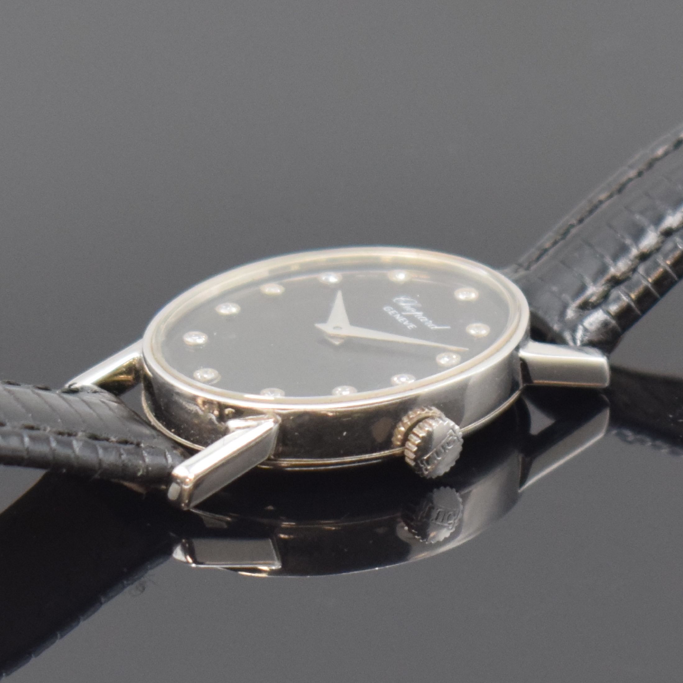 Detail b: CHOPARD Damenarmbanduhr in WG 750/000 Referenz 5042 1, Handaufzug, Schweiz um 1973, 2- teil. Geh., Boden aufgedr., Onyx-Zifferbl. m. 12 in WG gef. ...
