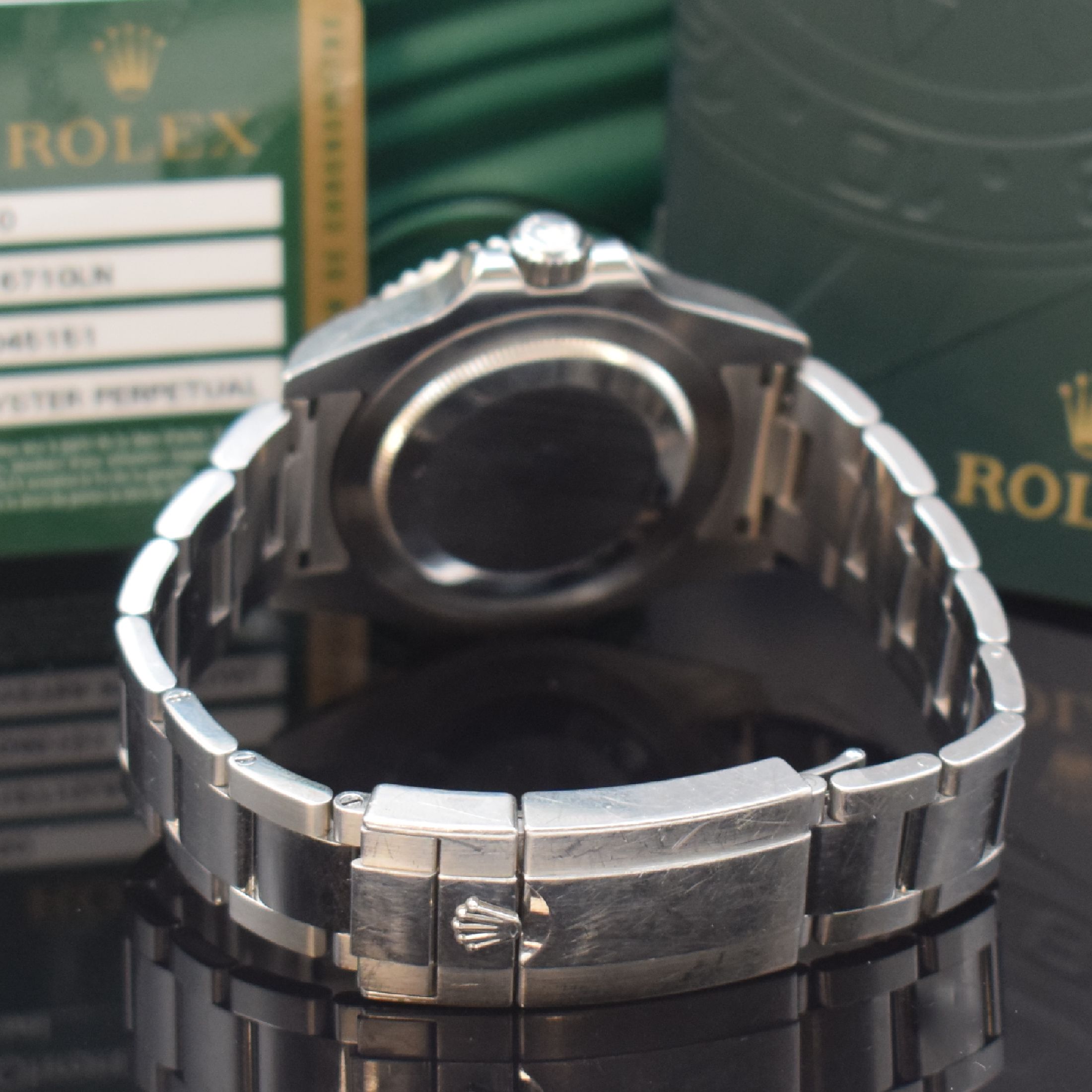 Detail b: ROLEX Herrenarmbanduhr Oyster Perpetual Date GMT-Master II Referenz 116710LN, Automatik, V-Serie, LC 150, Chronometer der Superlative in Edelstahl ...