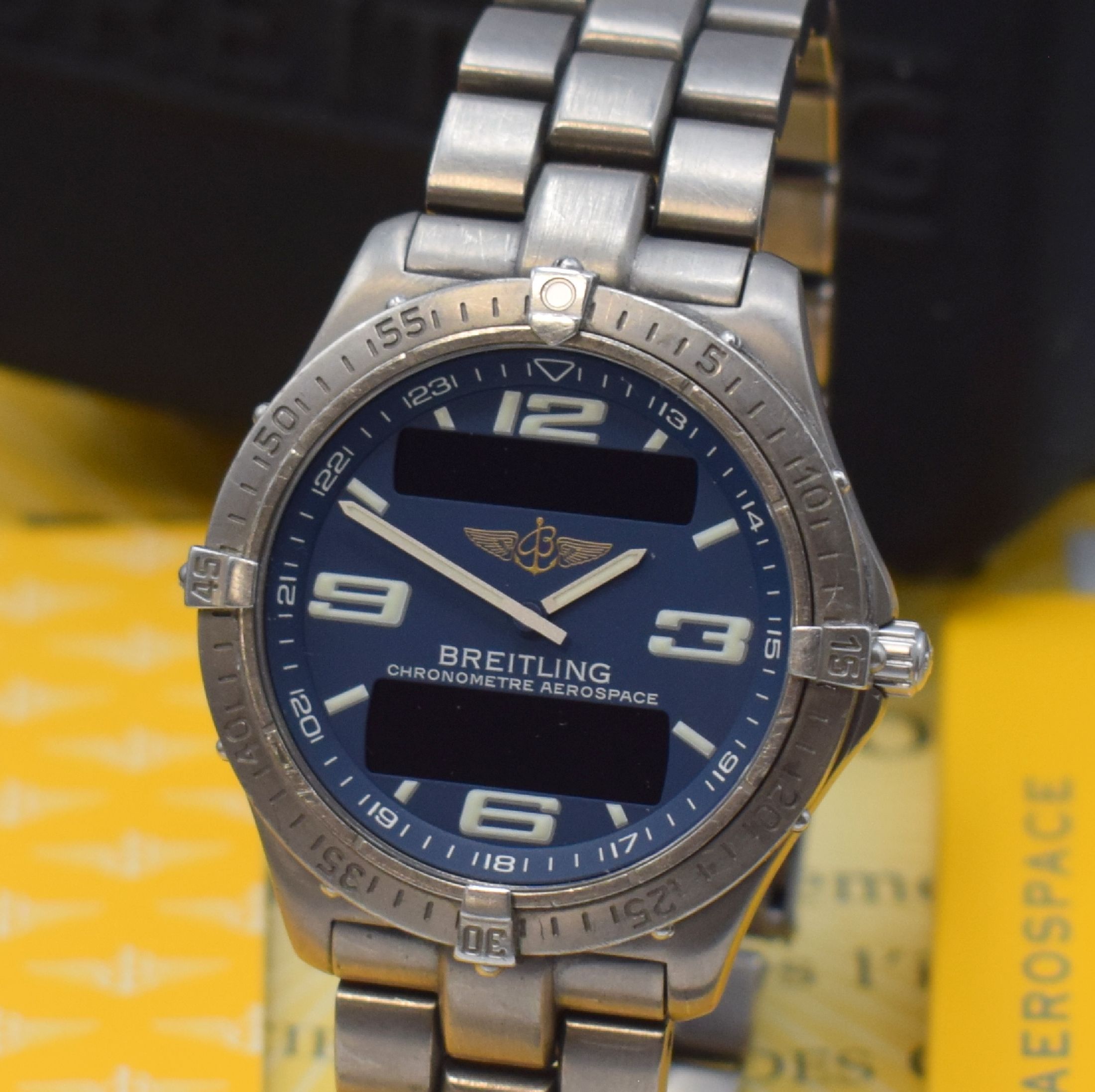 Detail a: BREITLING Aerospace Chronometer Multifunktionsuhr in Titan Referenz E75362, Schweiz verk. lt. beil. Pap. 11/2005, quarz, Boden aufgedr., orig. ...