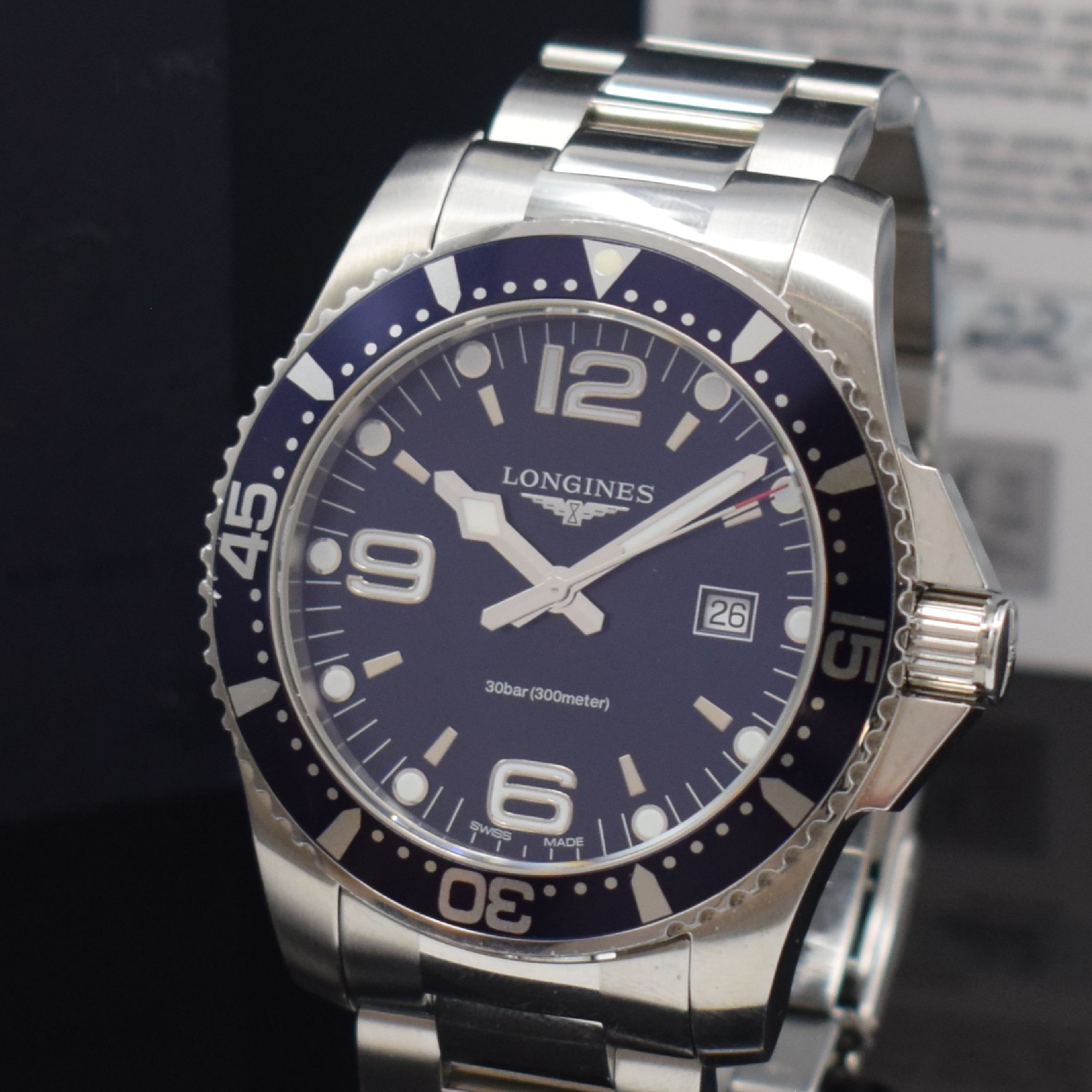 Detail a: LONGINES Hydro Conquest Herrenarmbanduhr Referenz L3.840.4, Schweiz verk. lt. beil. Pap. 04/2022, quarz, verschr. Edelstahlgeh. m. eins. drehb. ...
