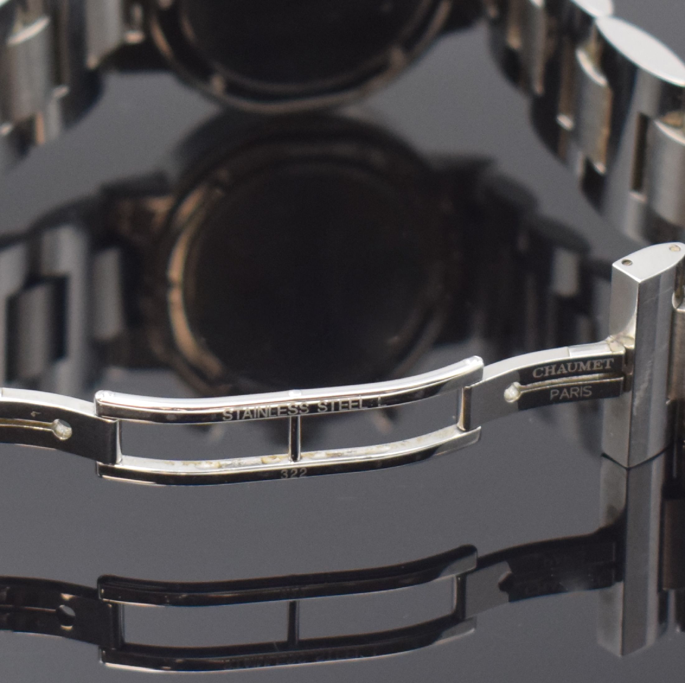 Detail b: CHAUMET Herrenarmbanduhr mit Chronograph in Stahl, Schweiz um 2010, quarz, Boden 6-fach verschr., orig. Gliederband m. dopp. Faltschl., schwarzes ...