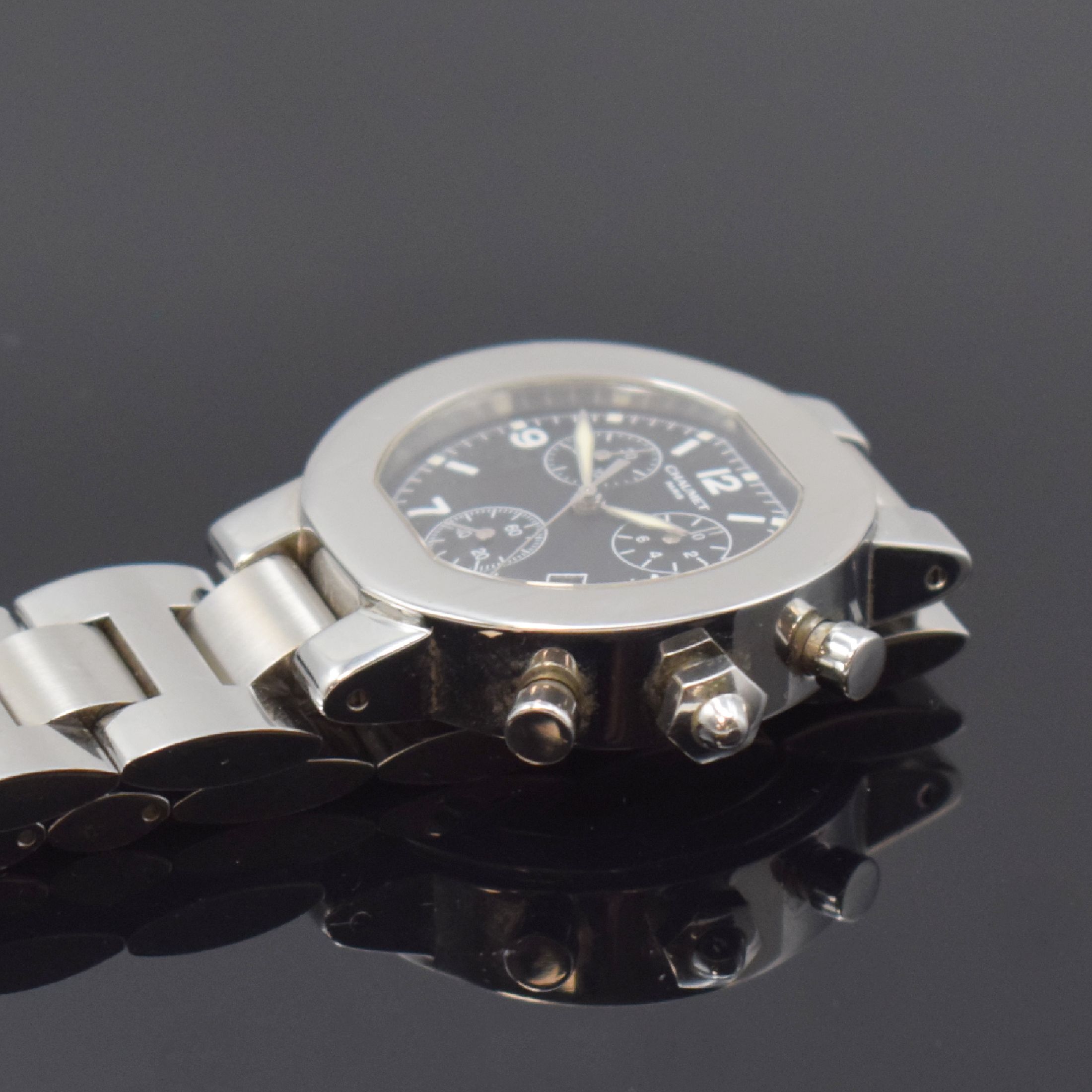 Detail c: CHAUMET Herrenarmbanduhr mit Chronograph in Stahl, Schweiz um 2010, quarz, Boden 6-fach verschr., orig. Gliederband m. dopp. Faltschl., schwarzes ...