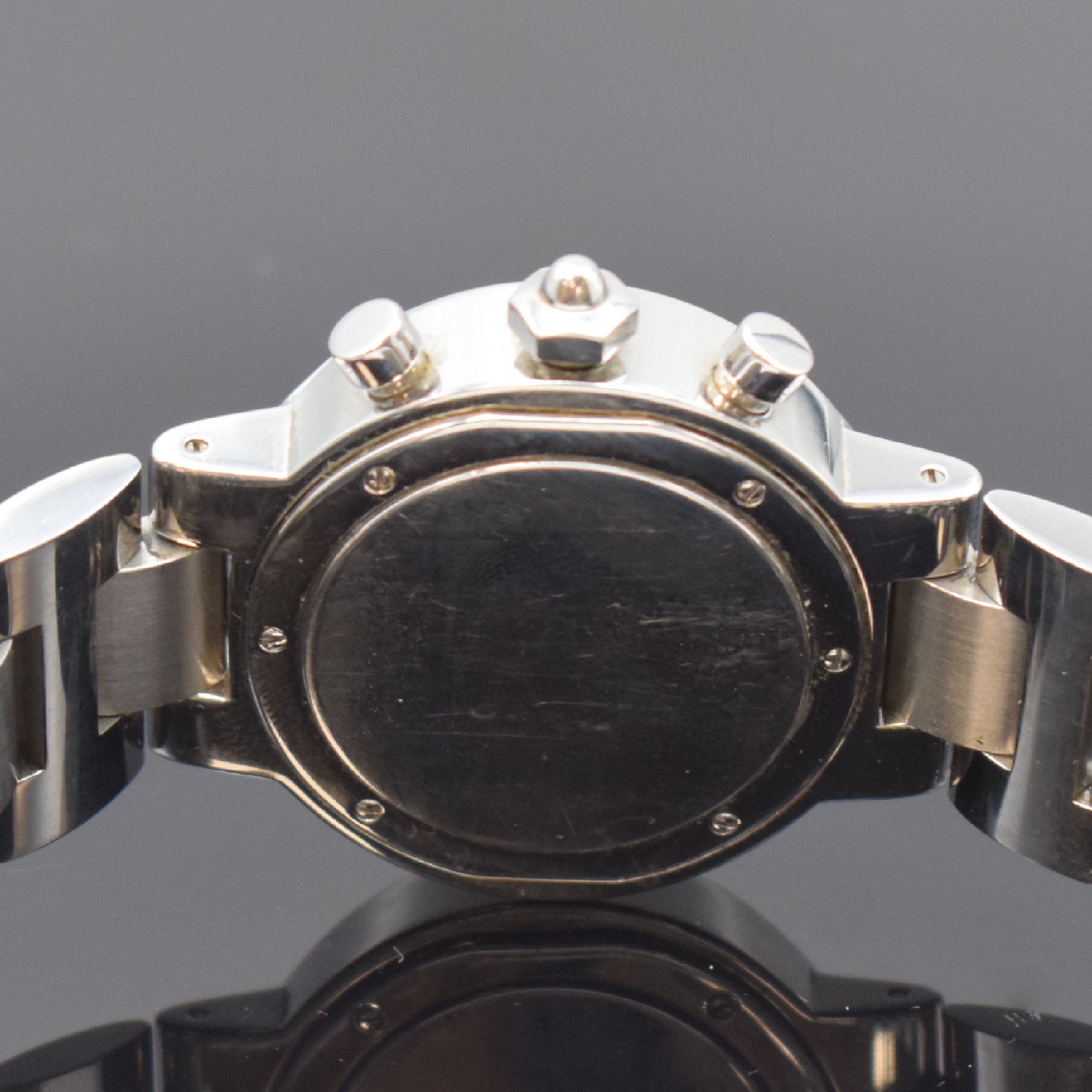 Detail d: CHAUMET Herrenarmbanduhr mit Chronograph in Stahl, Schweiz um 2010, quarz, Boden 6-fach verschr., orig. Gliederband m. dopp. Faltschl., schwarzes ...