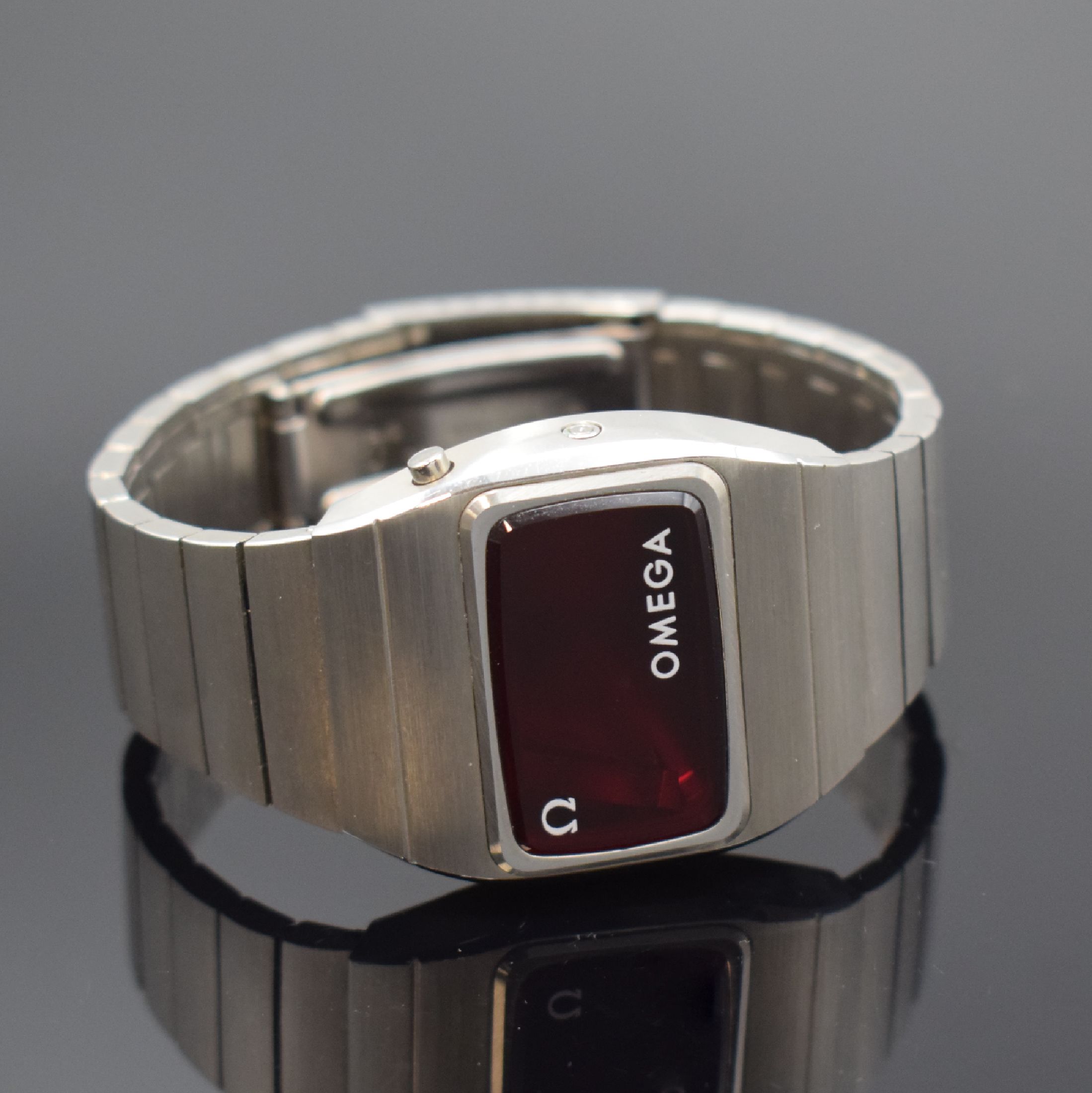 OMEGA Gehäuse mit Band für das Modell Time Computer TC3 Referenz 196.0048, Schweiz um 1975, orig. Gliederband m. Faltschl., Boden verschr., D. ca. ...