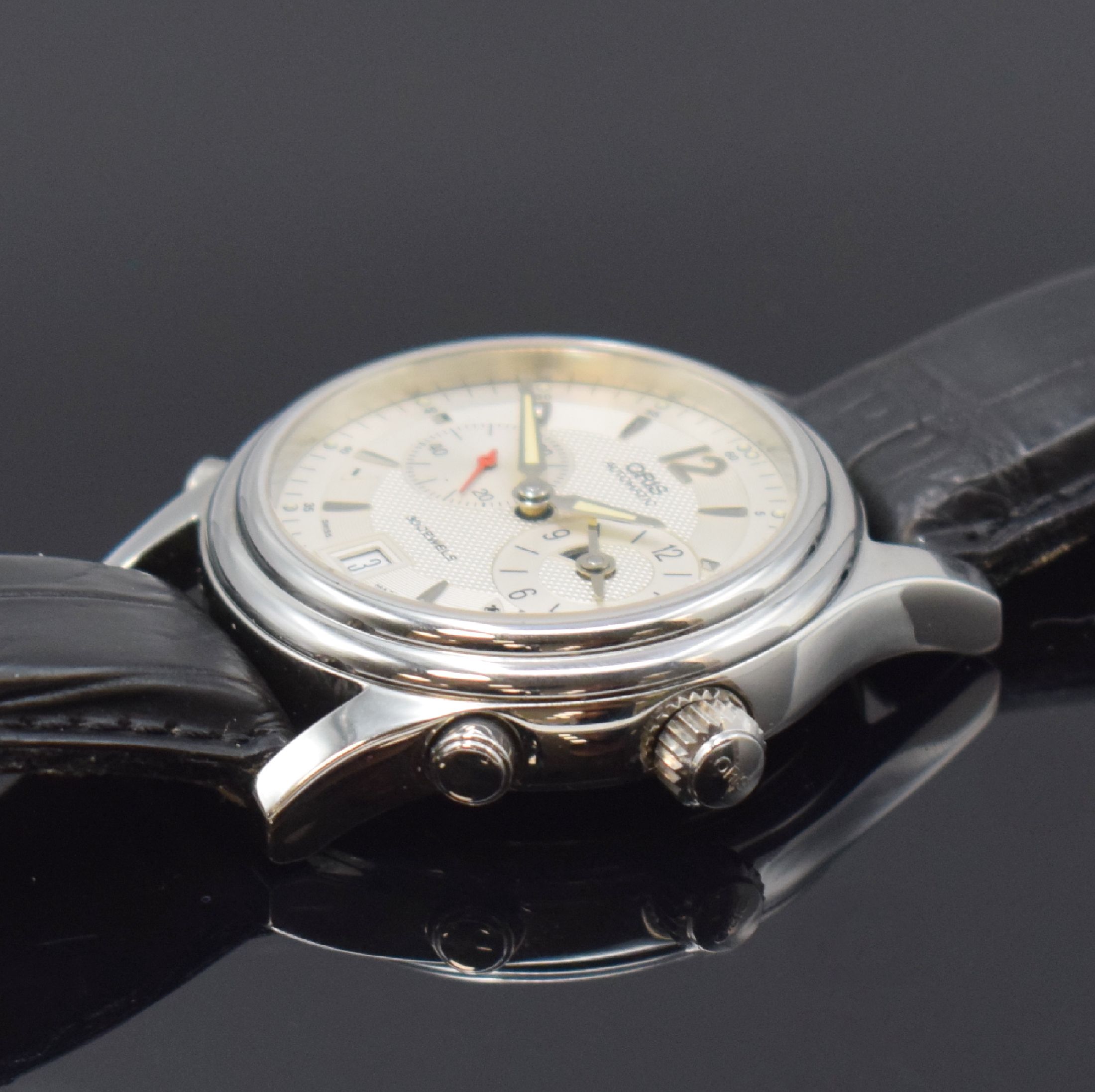 Detail b: ORIS Herrenarmbanduhr mit zweiter Zeitzone, Schweiz um 1998, Automatik, Ref. 7485, beids. Saphirvergl. Geh. in Stahl, orig Lederband m. Dornschl., ...