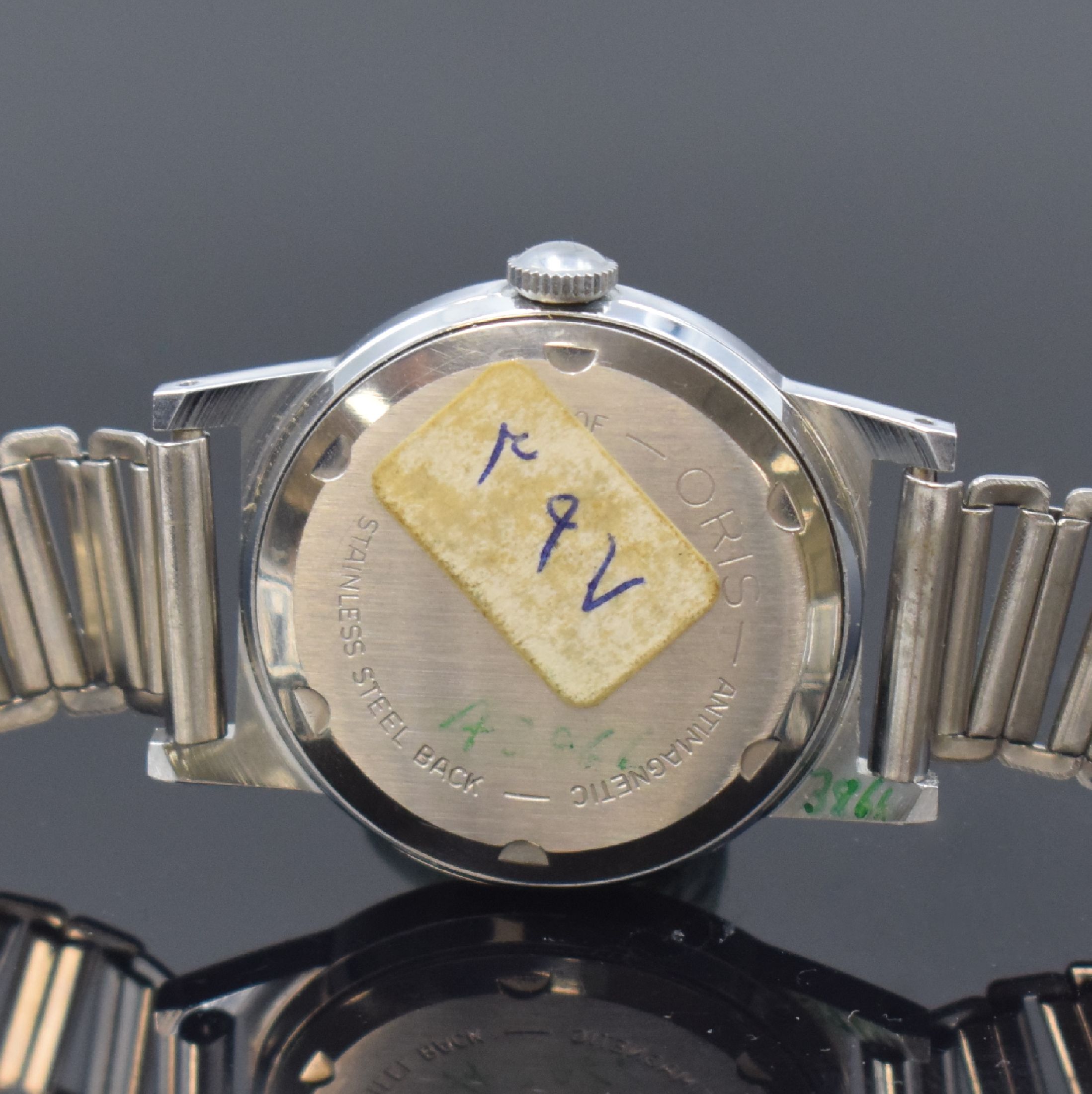 Detail f: ORIS 3 ungetragene Armbanduhren, Schweiz um 1950/1960, Handaufzug, verchromte Gehäuse, Stahlböden verschr., weiße u. silb. Zifferblätter, 2x ...