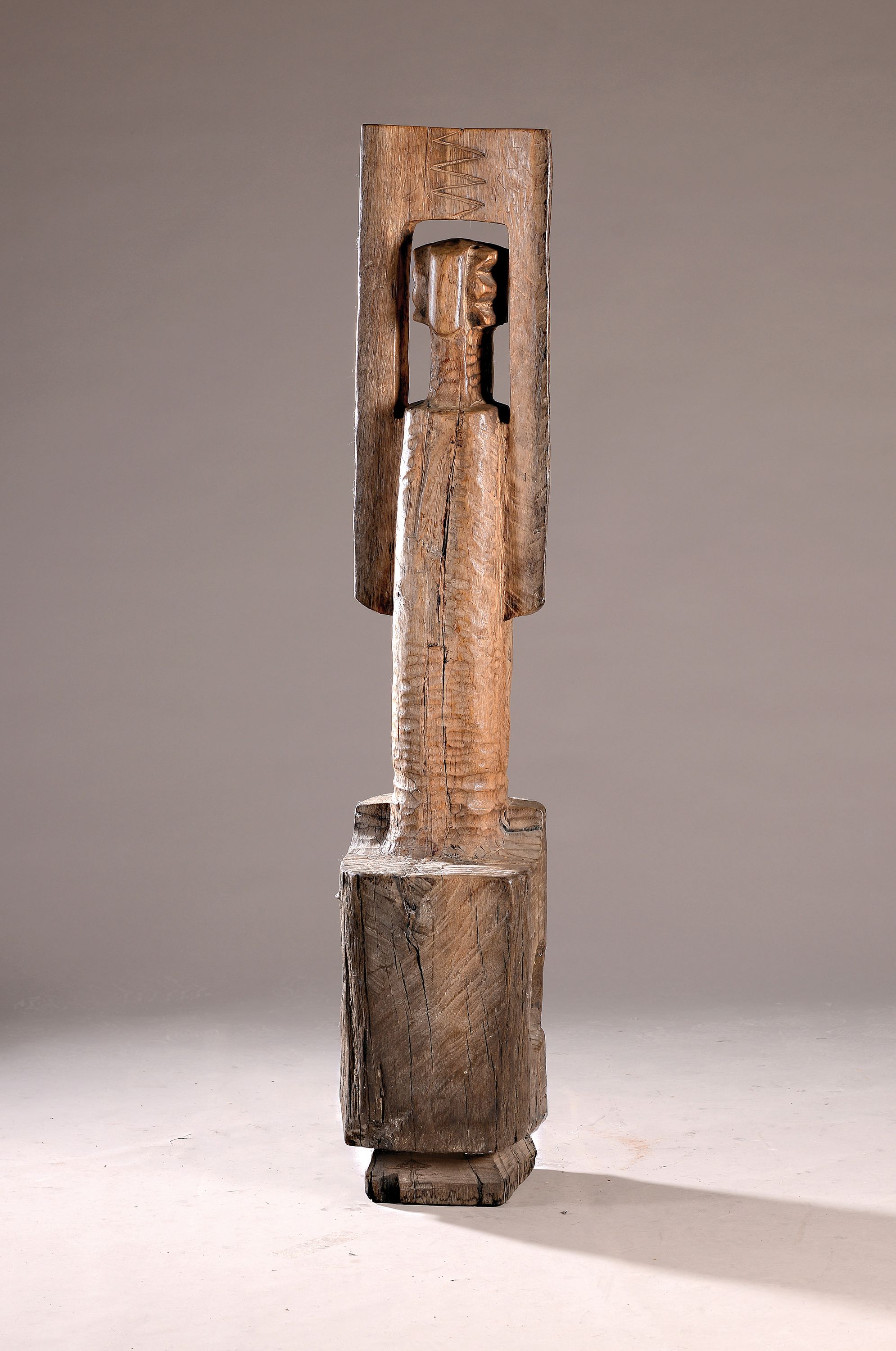 Detail k: Viktor Gaga, 1930-2003 Rumänien, große Holzskulptur, Vollholz, anthropomorphe Form, signiert und datiert (19)70, Alterssp., H. 162cm