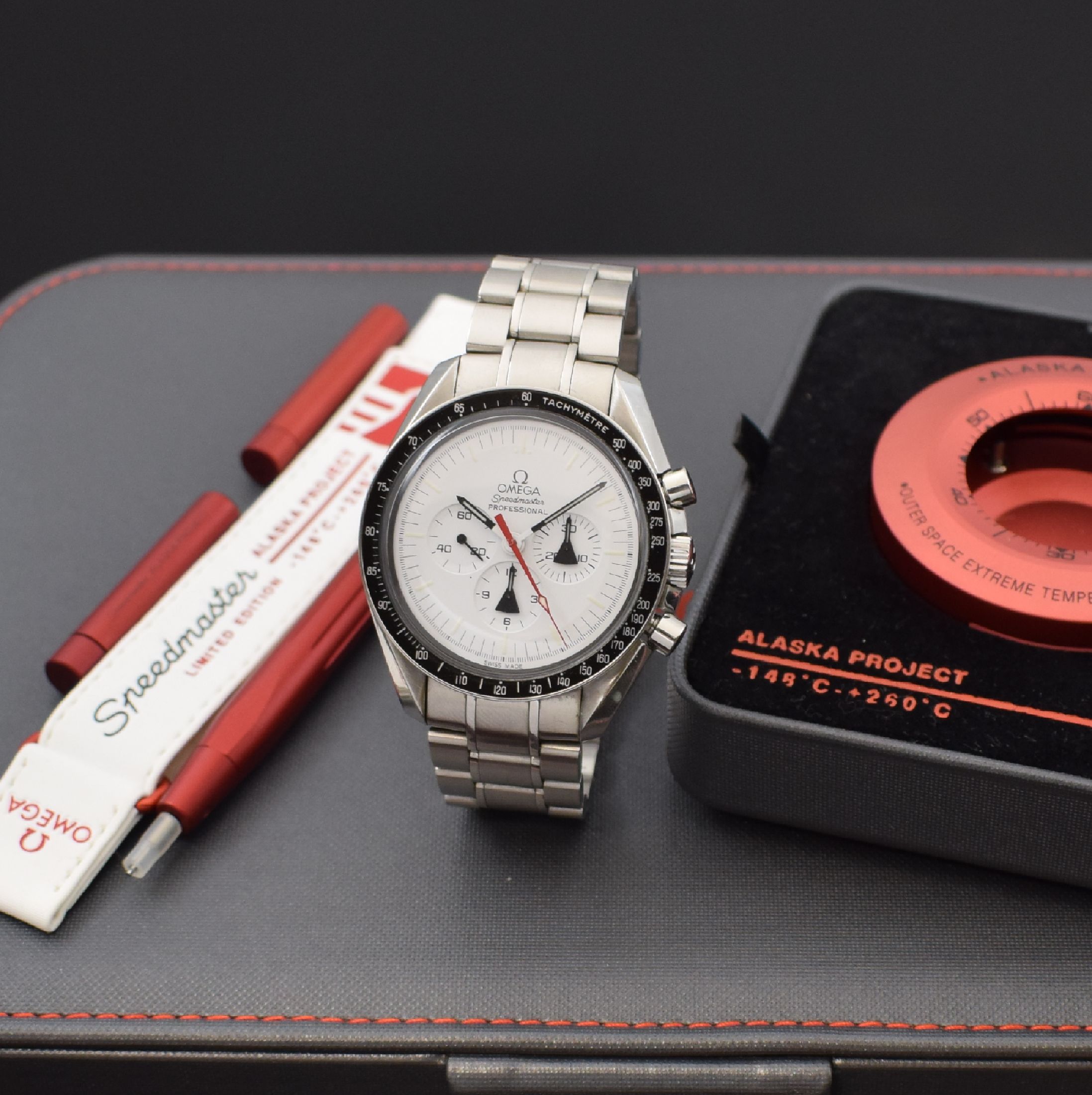 OMEGA limitierter Armbandchronograph Speedmaster Professional "Alaska Project" Referenz 311.32.42.30.04.001, Handaufzug, auf 1970 Stück ...