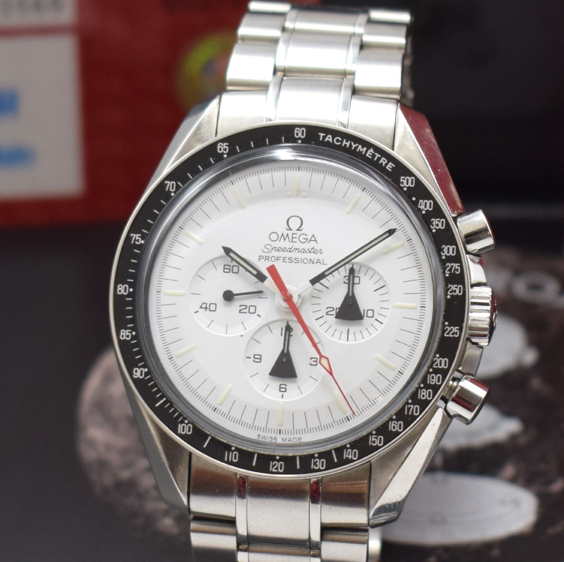 Detail c: OMEGA limitierter Armbandchronograph Speedmaster Professional "Alaska Project" Referenz 311.32.42.30.04.001, Handaufzug, auf 1970 Stück ...