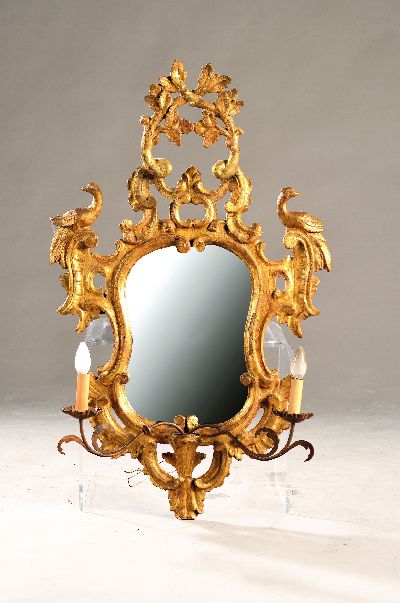 Image Wandspiegel, Barock, 18./19. Jh., Holz geschnitzt, mit Vogelmotiven und stil. Bäumen u. ...
