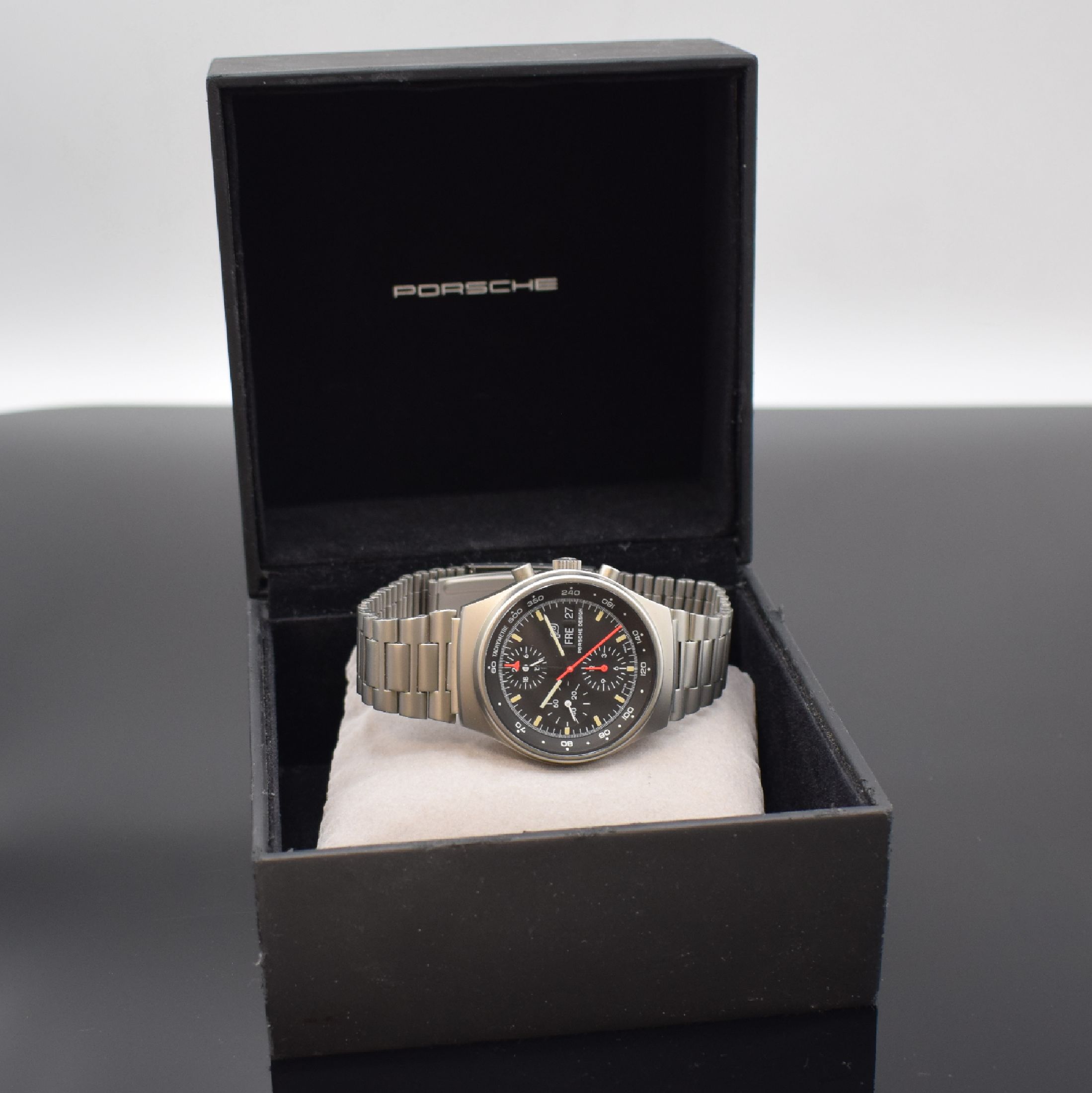 Detail e: ORFINA / PORSCHE DESIGN nahezu neuwertiger Armbandchronograph Referenz 7176 S, Automatik, Schweiz 1970er Jahre, matt. Edelstahlgeh. inkl. Gliederband ...