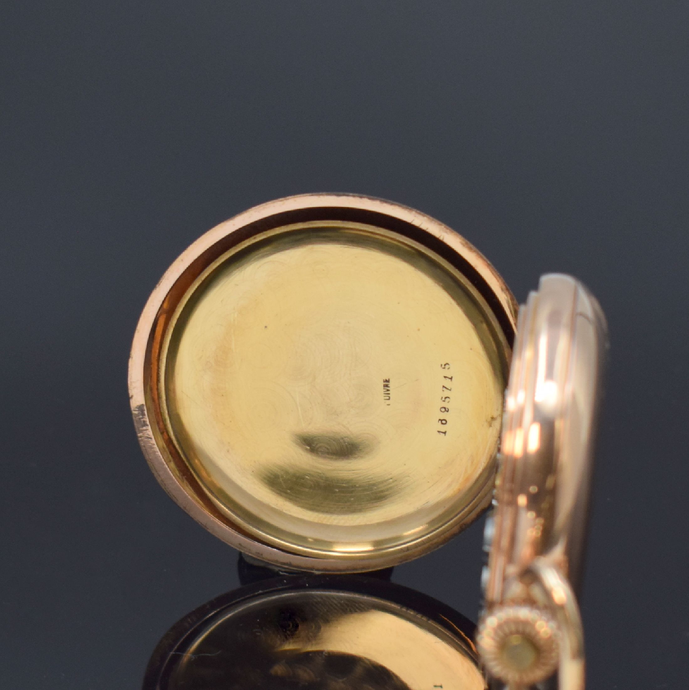 Detail f: OMEGA Savonette Herrentaschenuhr in RG 585/000, Schweiz um 1900, guill. 2-Deckel Goldgeh. dell., 2-tlg. Emailzifferbl. m. arab. Zahlen, gold. Zeiger, ...