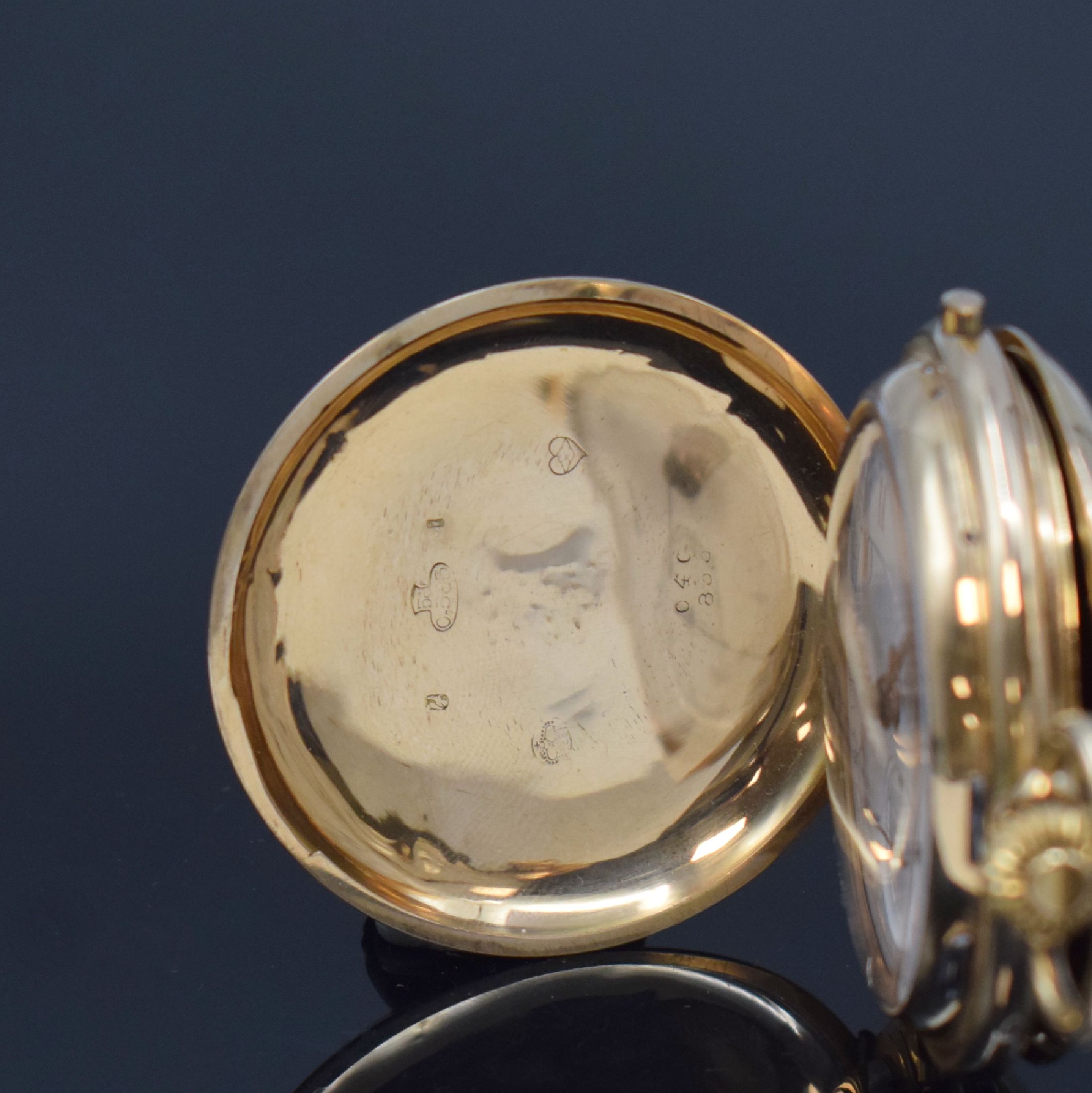 Detail a: Herrensavonette mit 1/4-Repetition und Schaltradchronograph in RG 585/000, Schweiz um 1900, guill. 3-Deckel Goldgeh. dell., Sprungdeckel mit ...