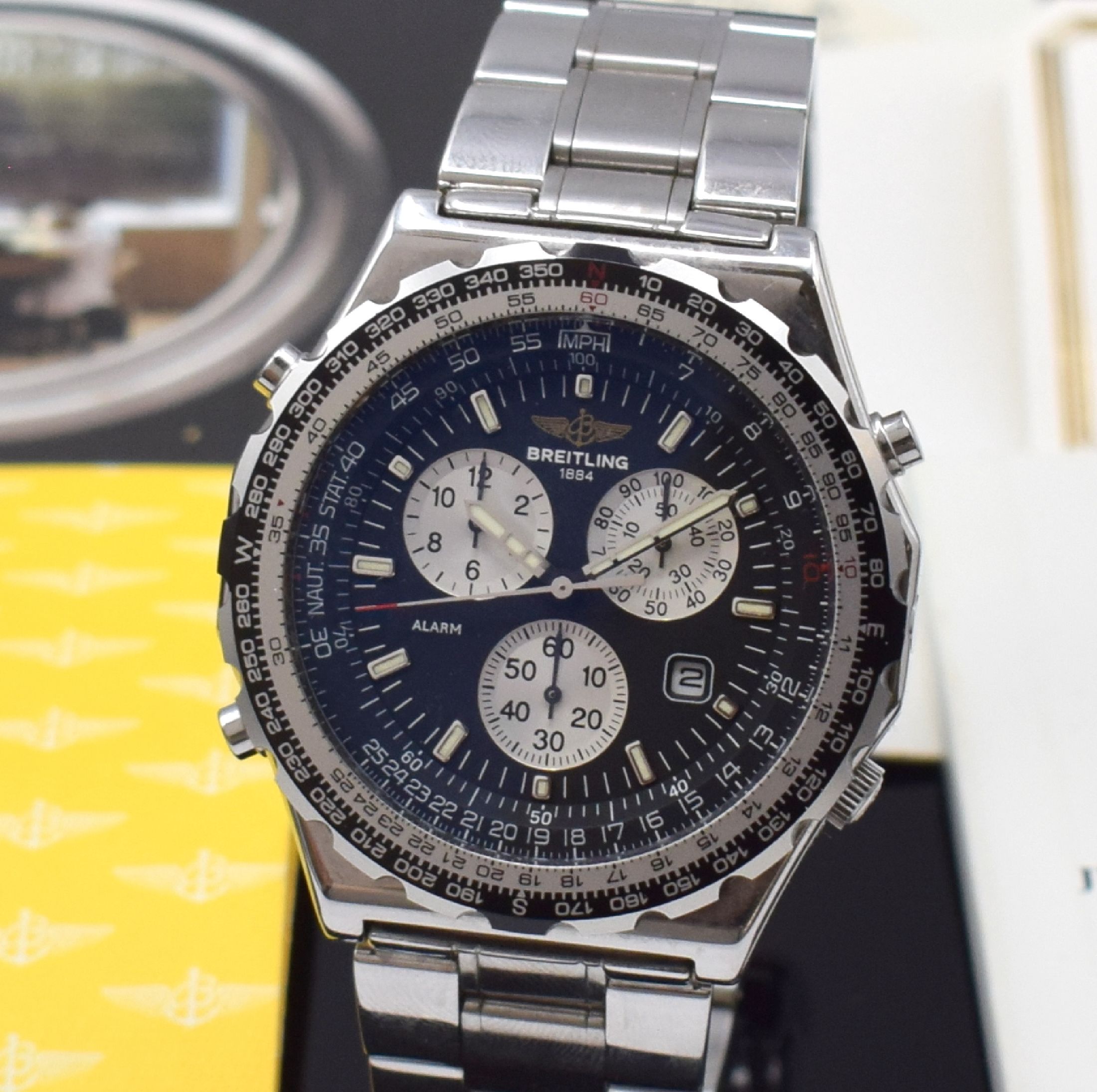 Detail a: BREITLING Herrenchronograph Modell Jupiter Pilot in Stahl Referenz A59028, Schweiz verk. lt. beil. Pap. 12/1995, quarz, verschr. Geh. inkl. orig. ...