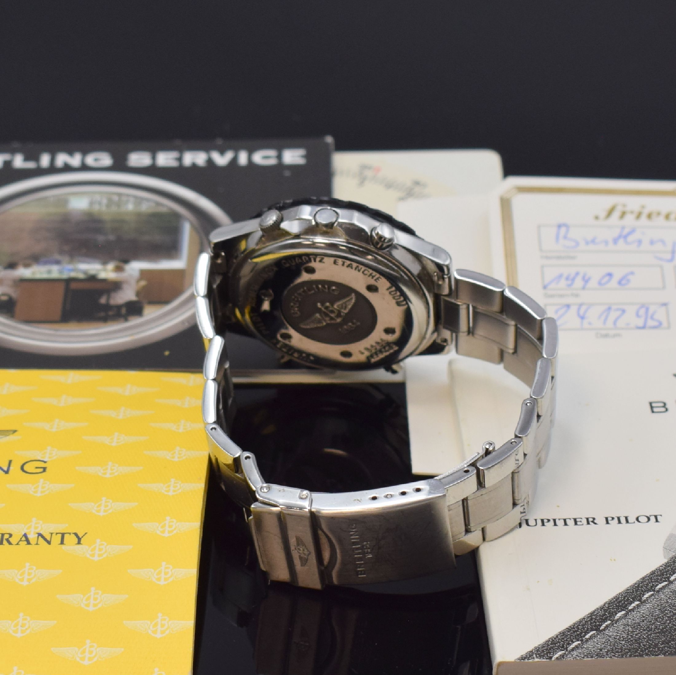 Detail b: BREITLING Herrenchronograph Modell Jupiter Pilot in Stahl Referenz A59028, Schweiz verk. lt. beil. Pap. 12/1995, quarz, verschr. Geh. inkl. orig. ...