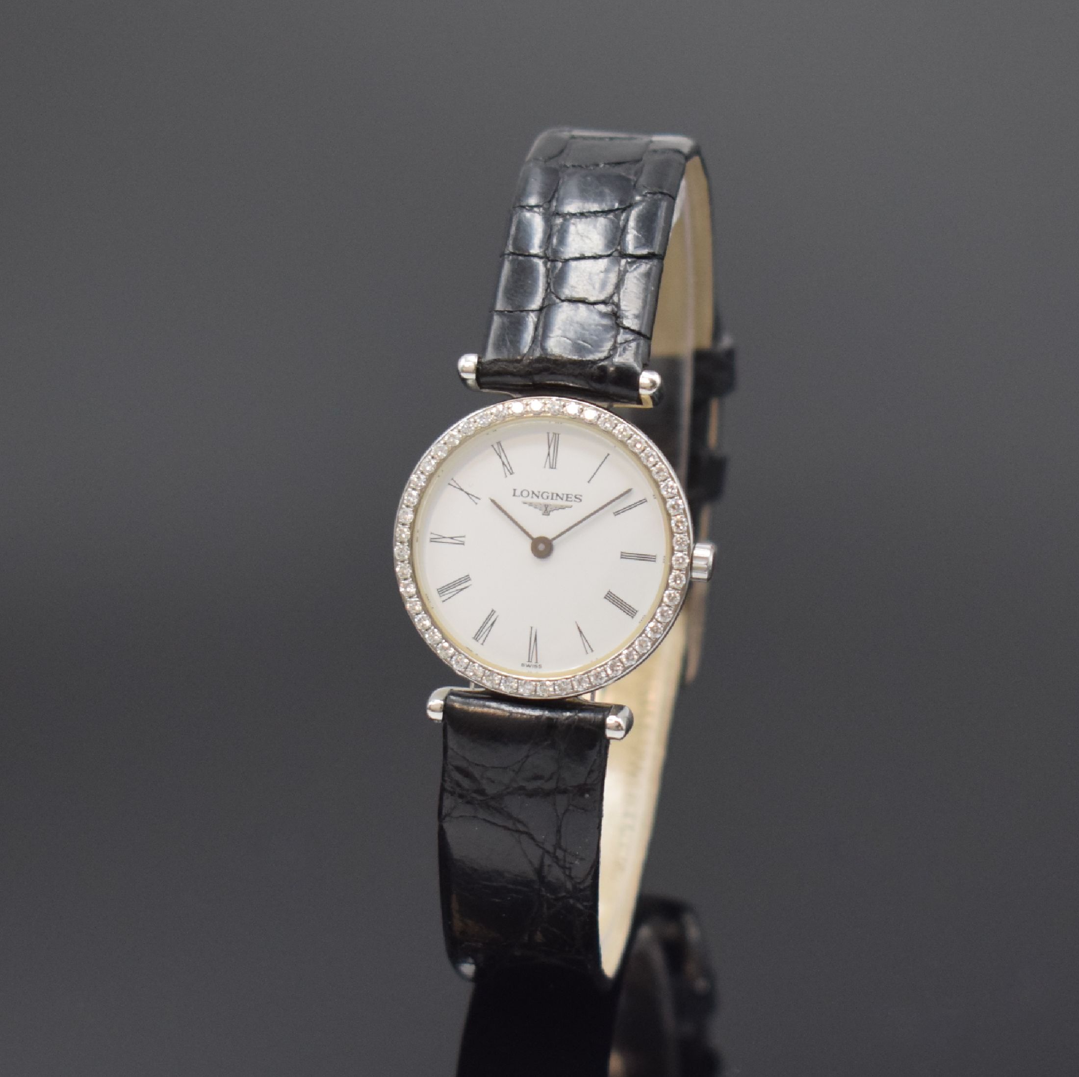 LONGINES Damenarmbanduhr La Grande Classique mit Brillantlünette Referenz L4.204.0, Schweiz um 2012, quarz, Stahlgehäuse inkl. orig. Lederband m. ...