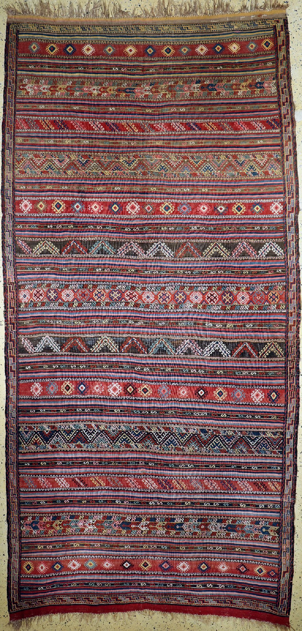 Kurdi Sumakh antik, Türkei, datiert 1334(1913), Wolle auf Wolle, ca. 420 x 204 cm,EHZ: 2