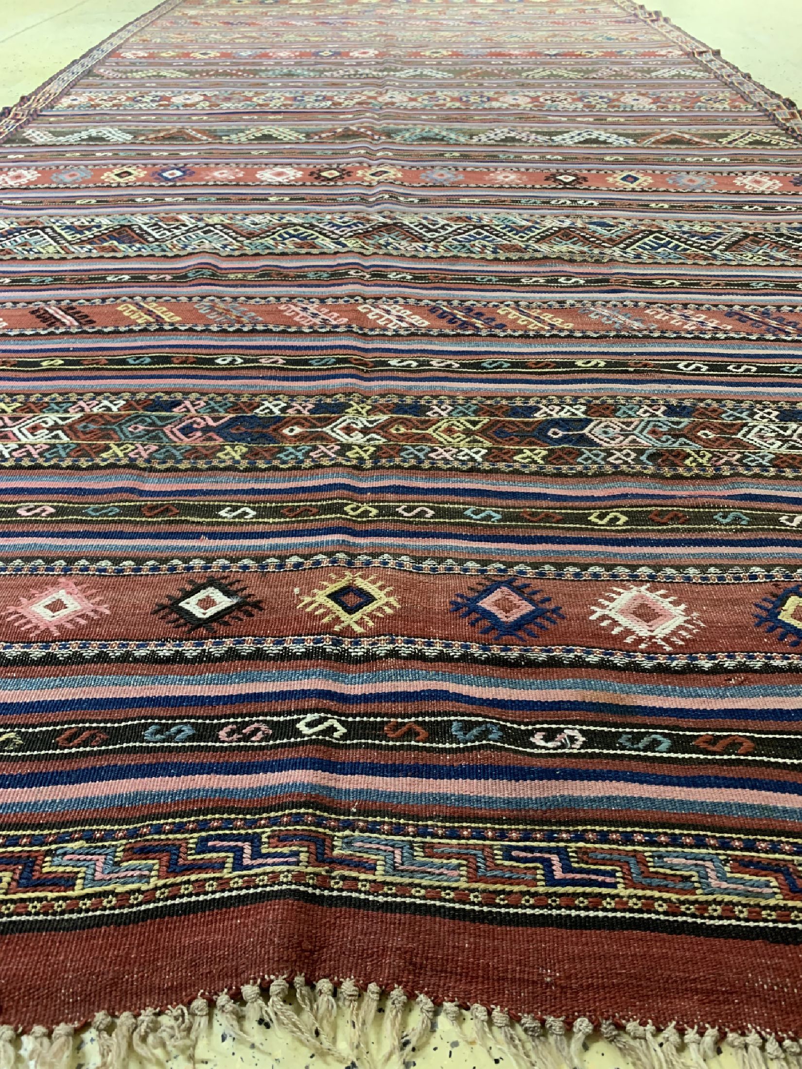 Detail d: Kurdi Sumakh antik, Türkei, datiert 1334(1913), Wolle auf Wolle, ca. 420 x 204 cm,EHZ: 2