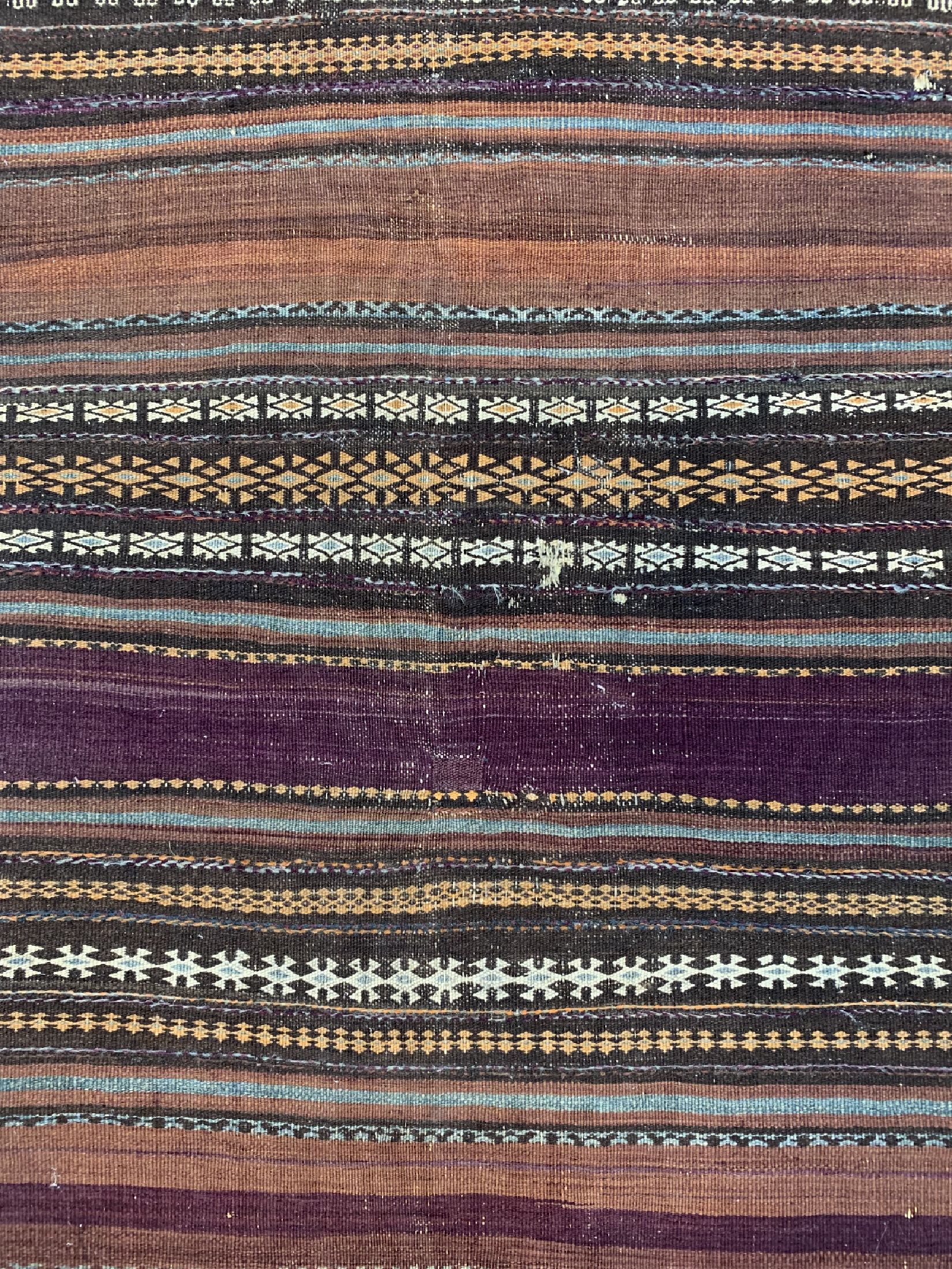 Detail c: Belutsch Sumakh antik, Persien, um 1900, Wolle auf Wolle, ca. 275 x 107 cm, EHZ: 4