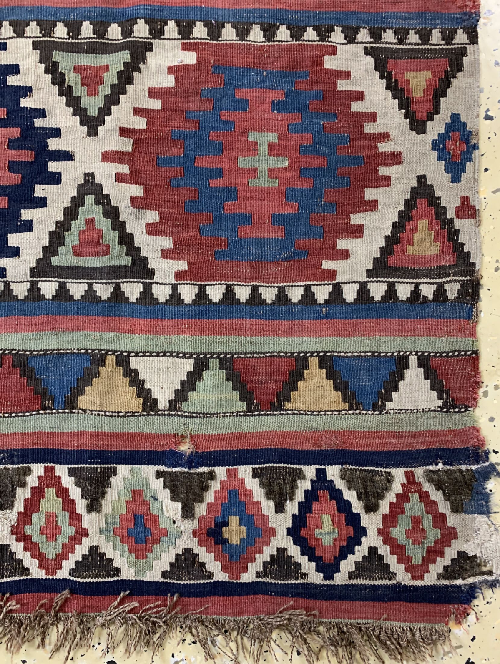 Detail a: Schirwan Kelim antik, Kaukasus, 19.Jhd, Wolle auf Wolle, ca. 270 x 135 cm, EHZ: 4