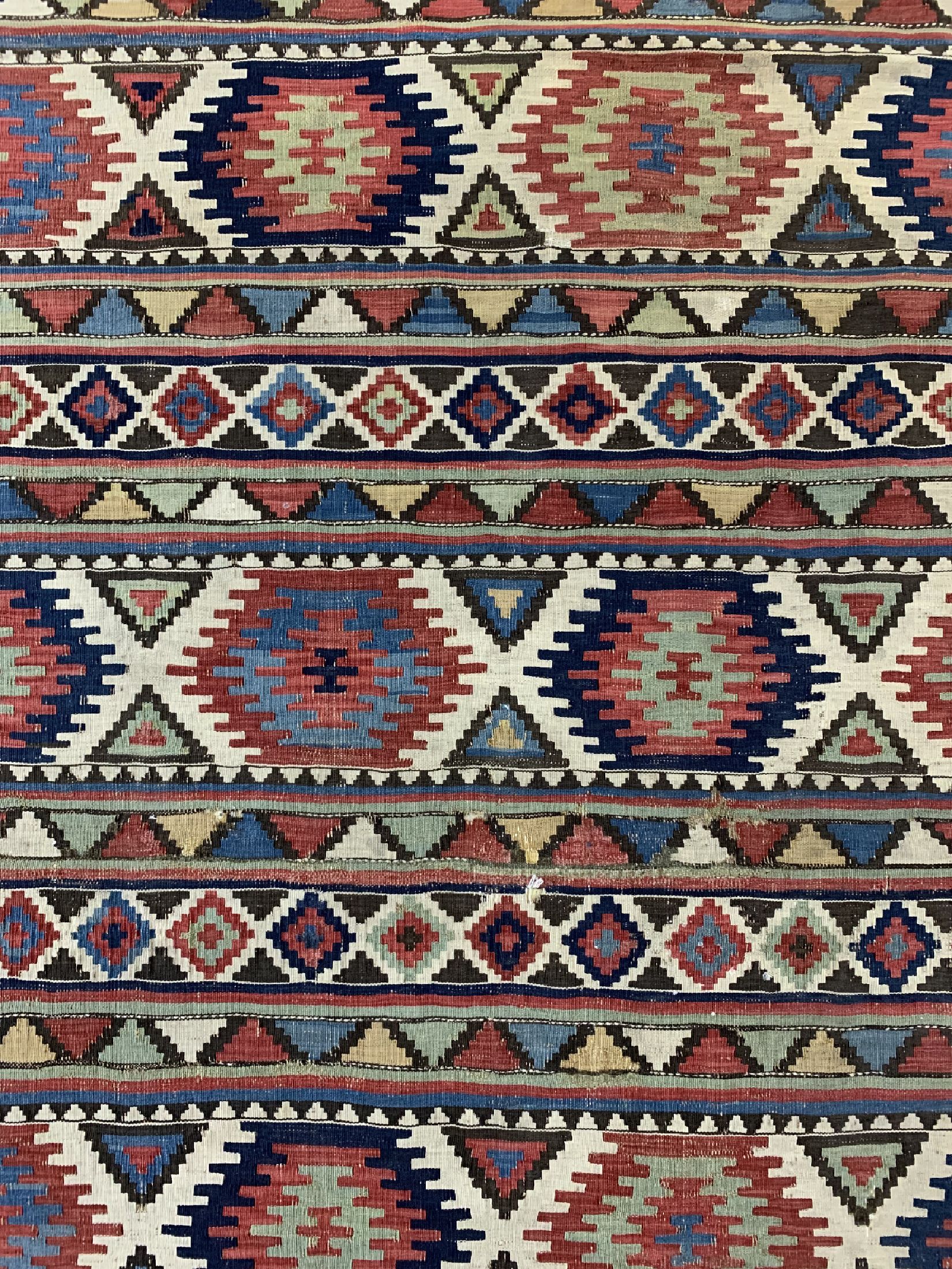 Detail b: Schirwan Kelim antik, Kaukasus, 19.Jhd, Wolle auf Wolle, ca. 270 x 135 cm, EHZ: 4