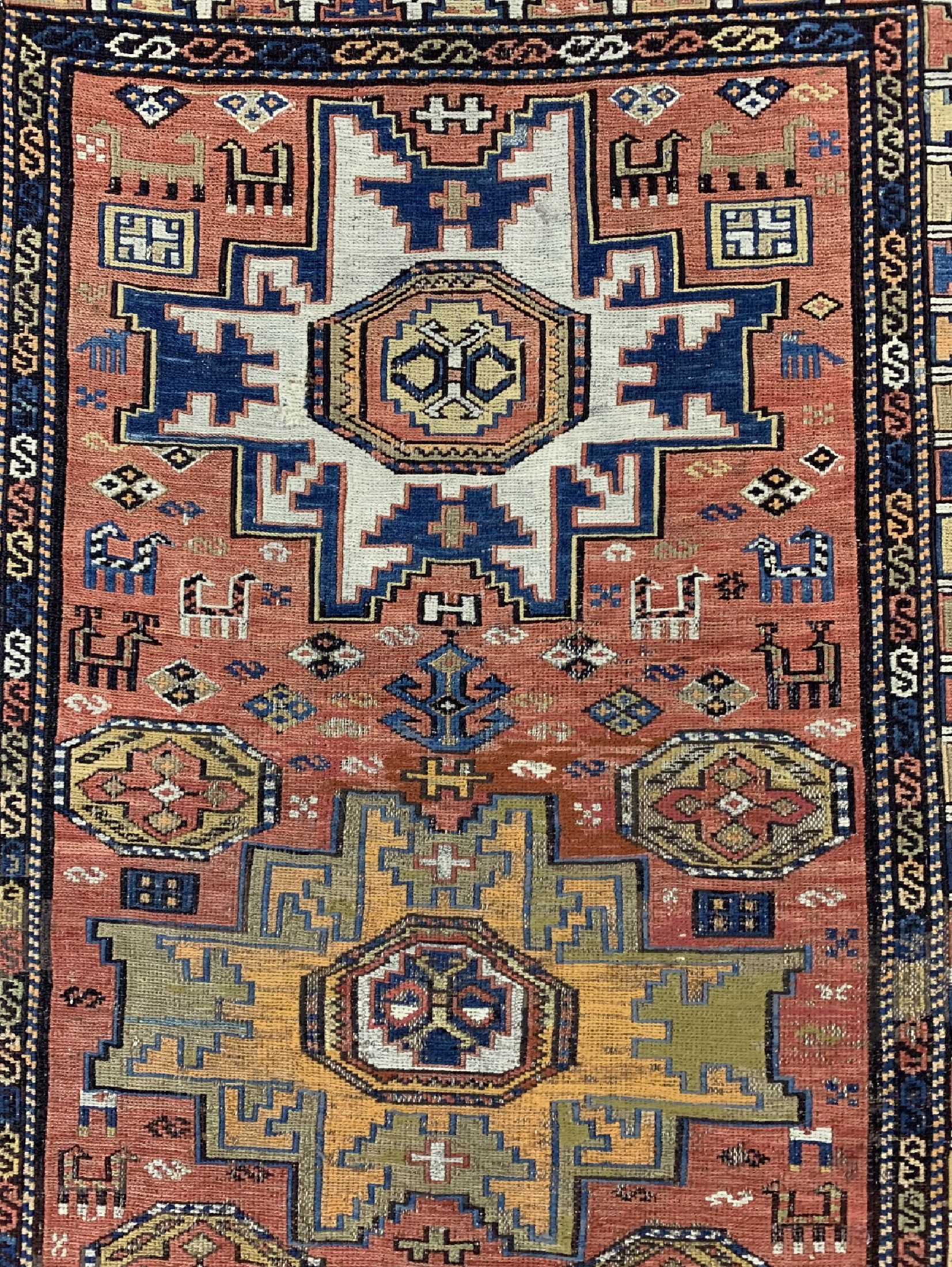 Detail b: Sumakh antik, Kaukasus, um 1900, Wolle auf Wolle, ca. 140 x 90 cm, EHZ: 2, (paar kleine Restaurierungen).