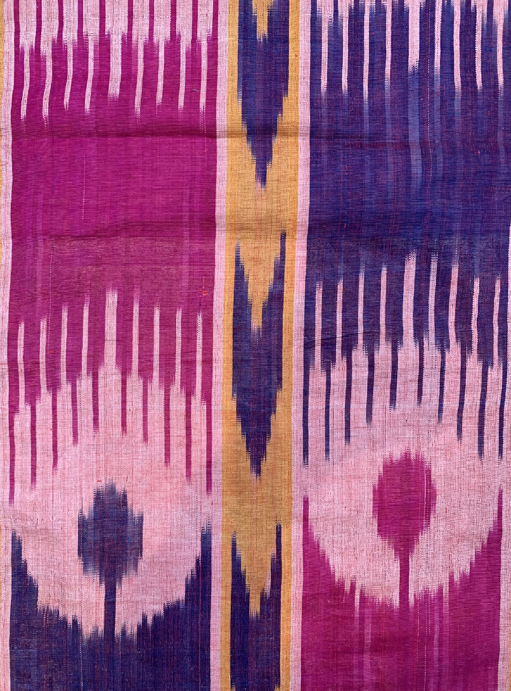Detail a: 2 Seiden-Ikat Fragmente, Uzbekistan, Anfang 20.Jhd, Seide, ca. 88 x 43 cm