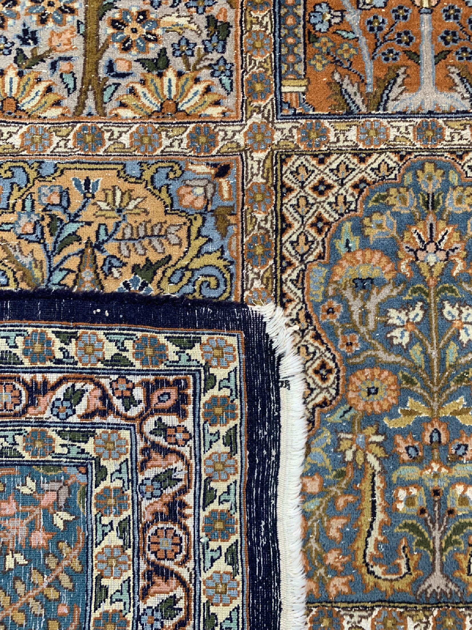 Detail e: Kaschmir fein, Indien, ca. 50 Jahre, Korkwolle mit Seide, ca. 370 x 280 cm, EHZ: 3
