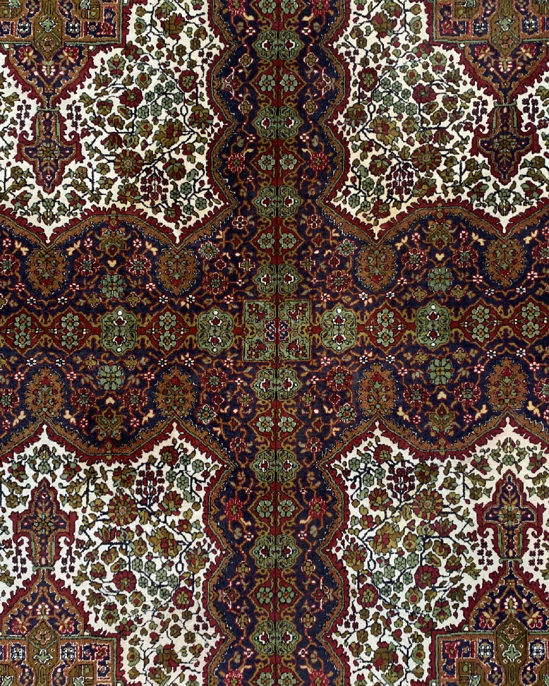 Detail c: Kaschmir fein"Seidengrund", Indien, ca. 50 Jahre, Korkwolle mit Seide, ca. 360 x 270 cm, EHZ: 2