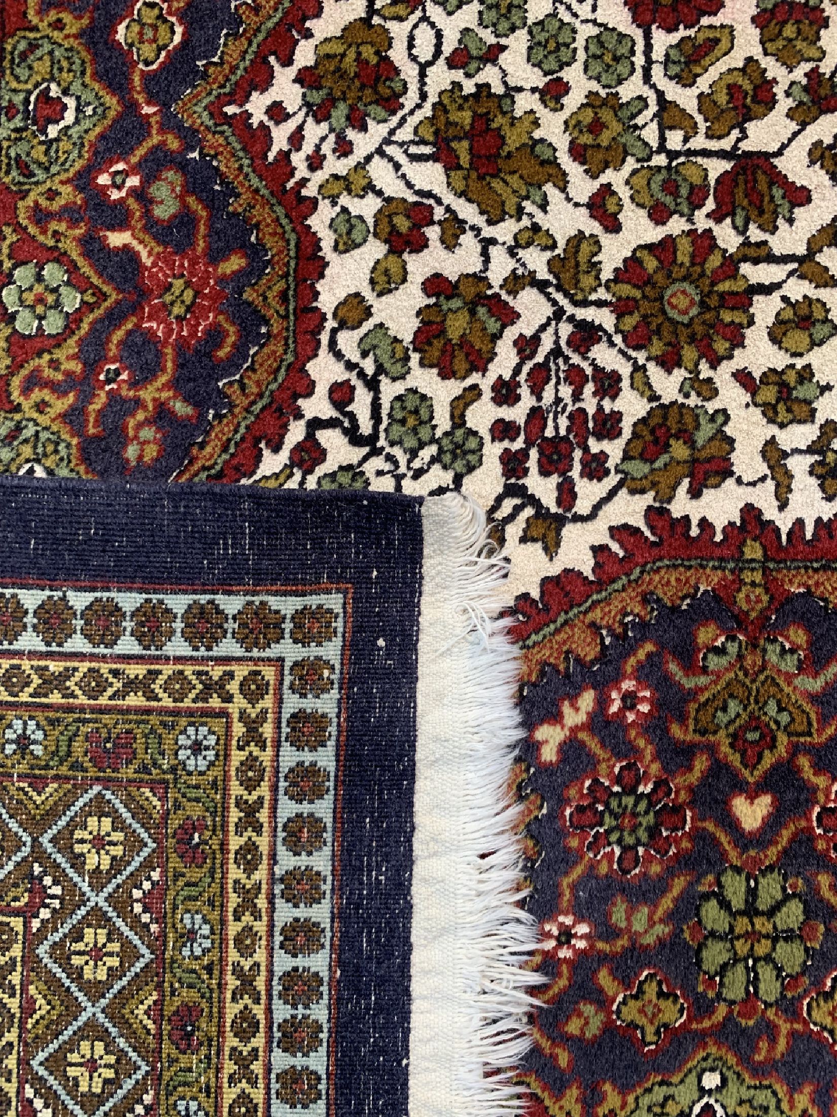 Detail d: Kaschmir fein"Seidengrund", Indien, ca. 50 Jahre, Korkwolle mit Seide, ca. 360 x 270 cm, EHZ: 2