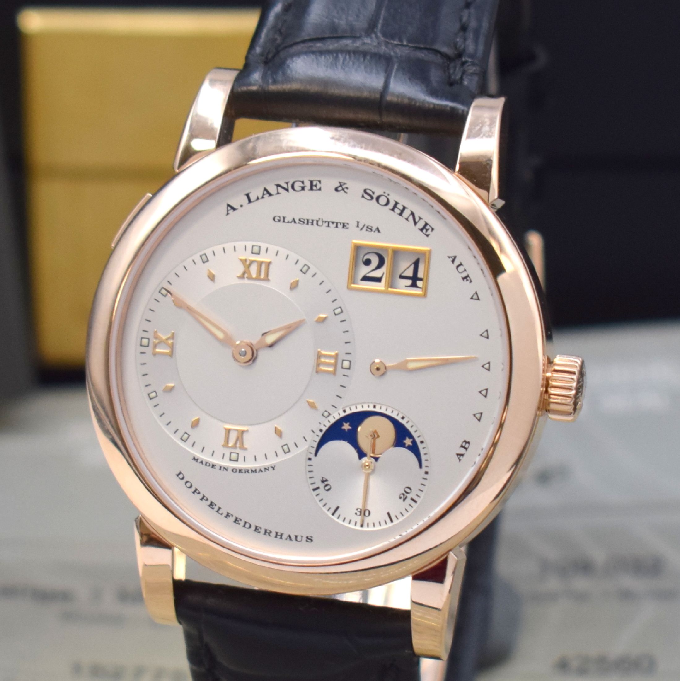 Detail a: A. LANGE & SÖHNE "Lange 1 Mondphase" feine Herrenarmbanduhr Referenz 109.032 in RoseG 750/000 mit original Box und Papieren, Deutschland ...