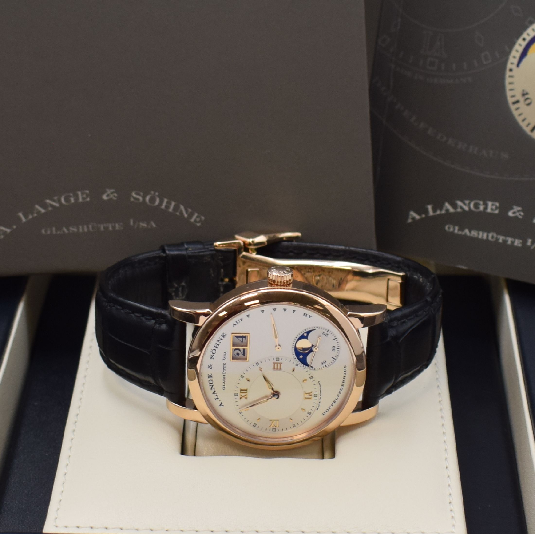 Detail j: A. LANGE & SÖHNE "Lange 1 Mondphase" feine Herrenarmbanduhr Referenz 109.032 in RoseG 750/000 mit original Box und Papieren, Deutschland ...