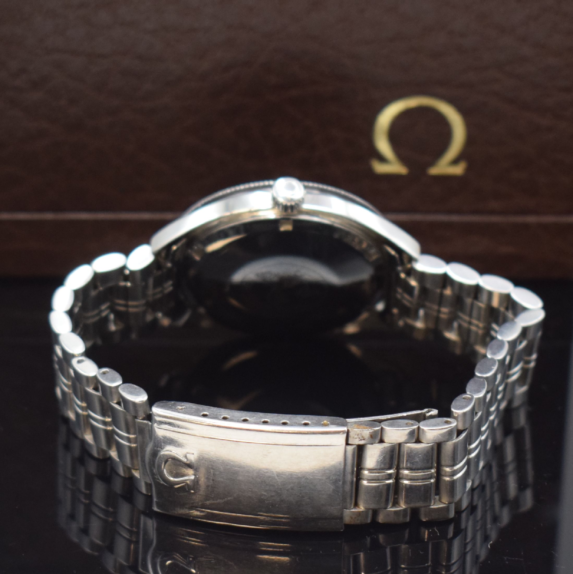 Detail b: OMEGA Seamaster 120 Herrenarmbanduhr in Stahl Referenz 166.027, Automatik, Schweiz um 1969, verschr. Boden m. Seepferdchenlogo, orig. Gliederband m. ...