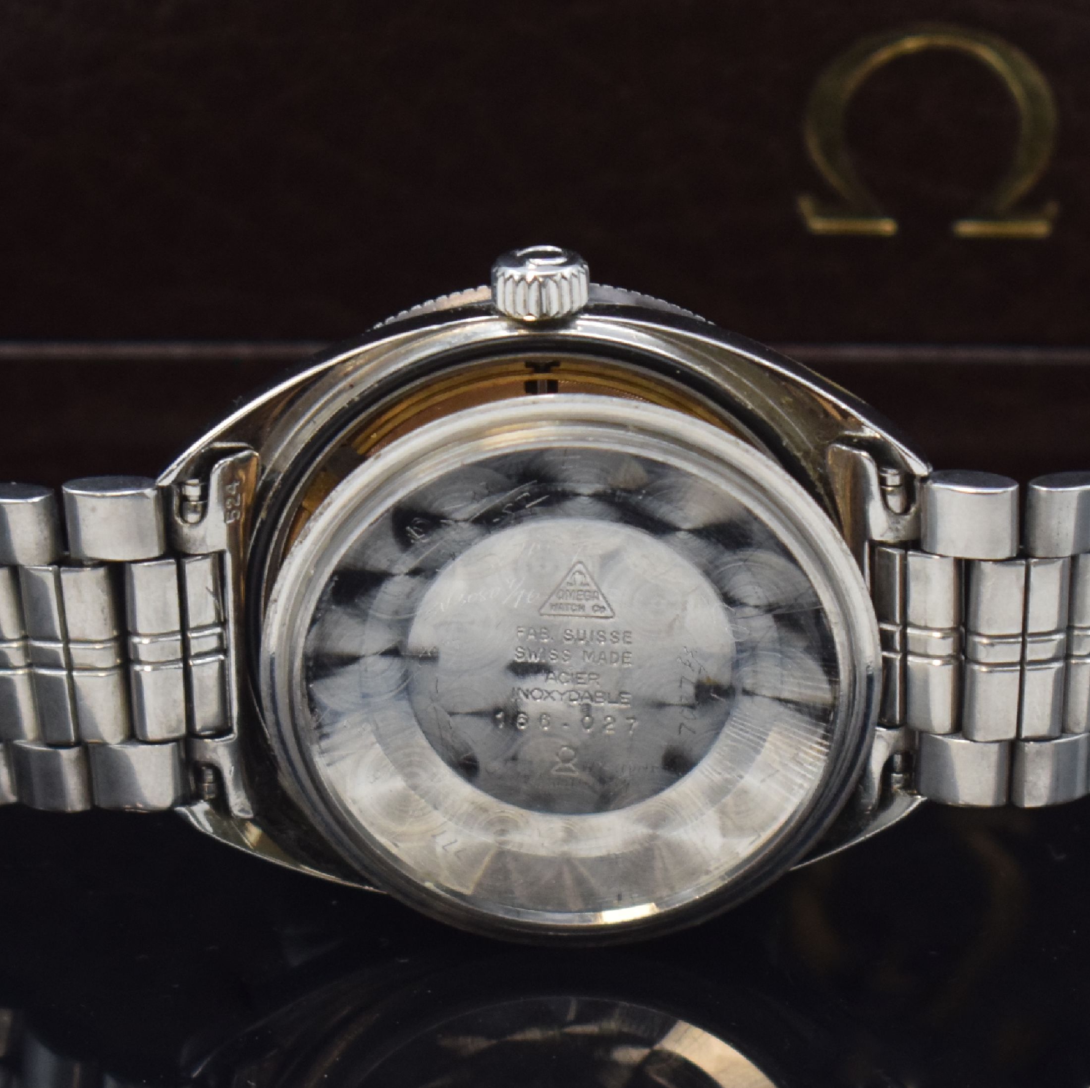 Detail g: OMEGA Seamaster 120 Herrenarmbanduhr in Stahl Referenz 166.027, Automatik, Schweiz um 1969, verschr. Boden m. Seepferdchenlogo, orig. Gliederband m. ...