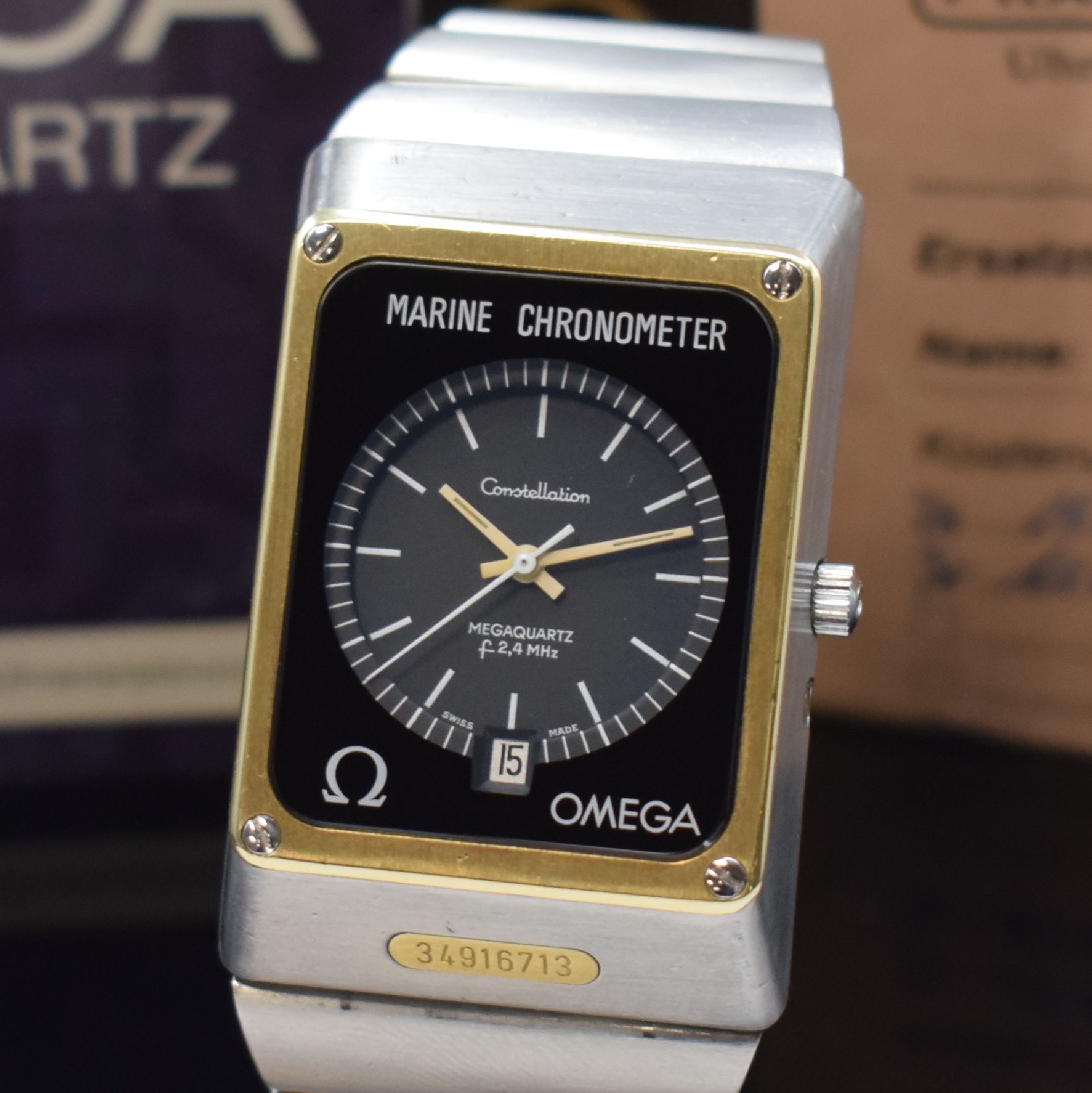 Detail a: OMEGA Marinechronometer Herrenarmbanduhr Serie Constellation Megaquartz Referenz 198.0074/398.0836, Schweiz um 1972, quarz, Kal. 1511, massiv ...
