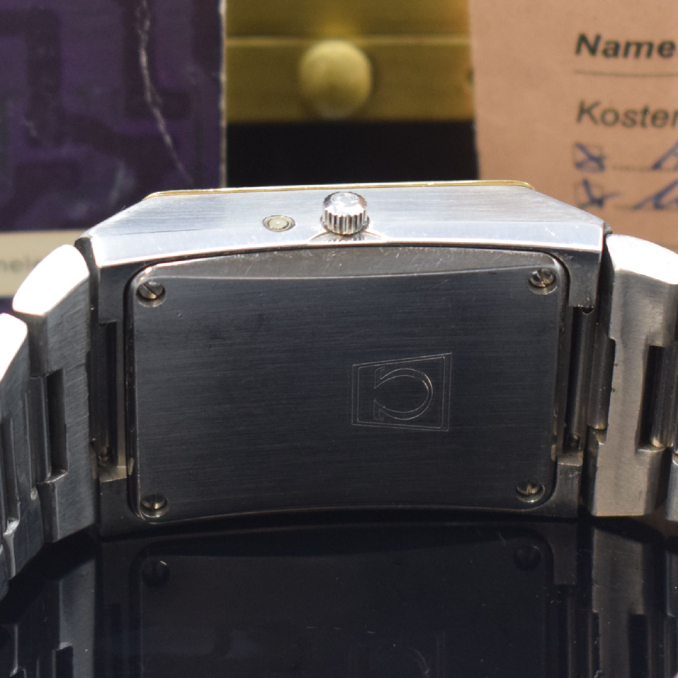 Detail d: OMEGA Marinechronometer Herrenarmbanduhr Serie Constellation Megaquartz Referenz 198.0074/398.0836, Schweiz um 1972, quarz, Kal. 1511, massiv ...
