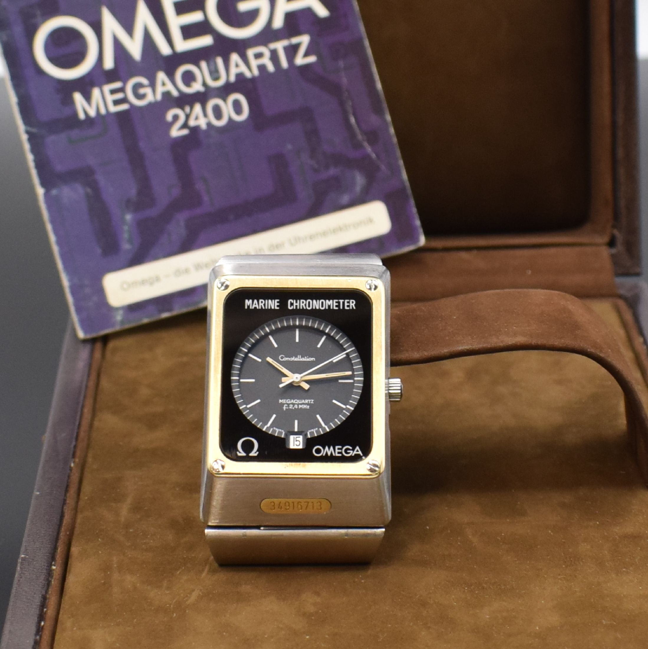 Detail e: OMEGA Marinechronometer Herrenarmbanduhr Serie Constellation Megaquartz Referenz 198.0074/398.0836, Schweiz um 1972, quarz, Kal. 1511, massiv ...