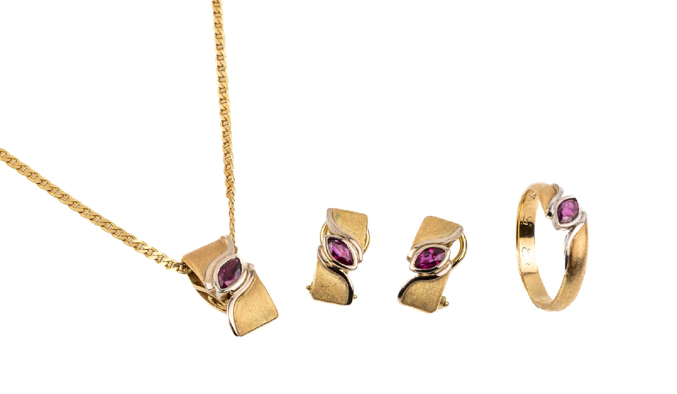 14 kt Gold Rubin-Schmuckset, GG/WG 585/000,best. aus: 1 Ring, RW 56, 1 Ohrstecker mit Clipbrisuren, und 1 Anhänger, an Kette GG 333/000, L. ca. 45 ...