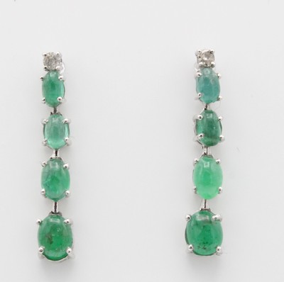 Image Paar Ohrgehänge mit Smaragden und Diamanten