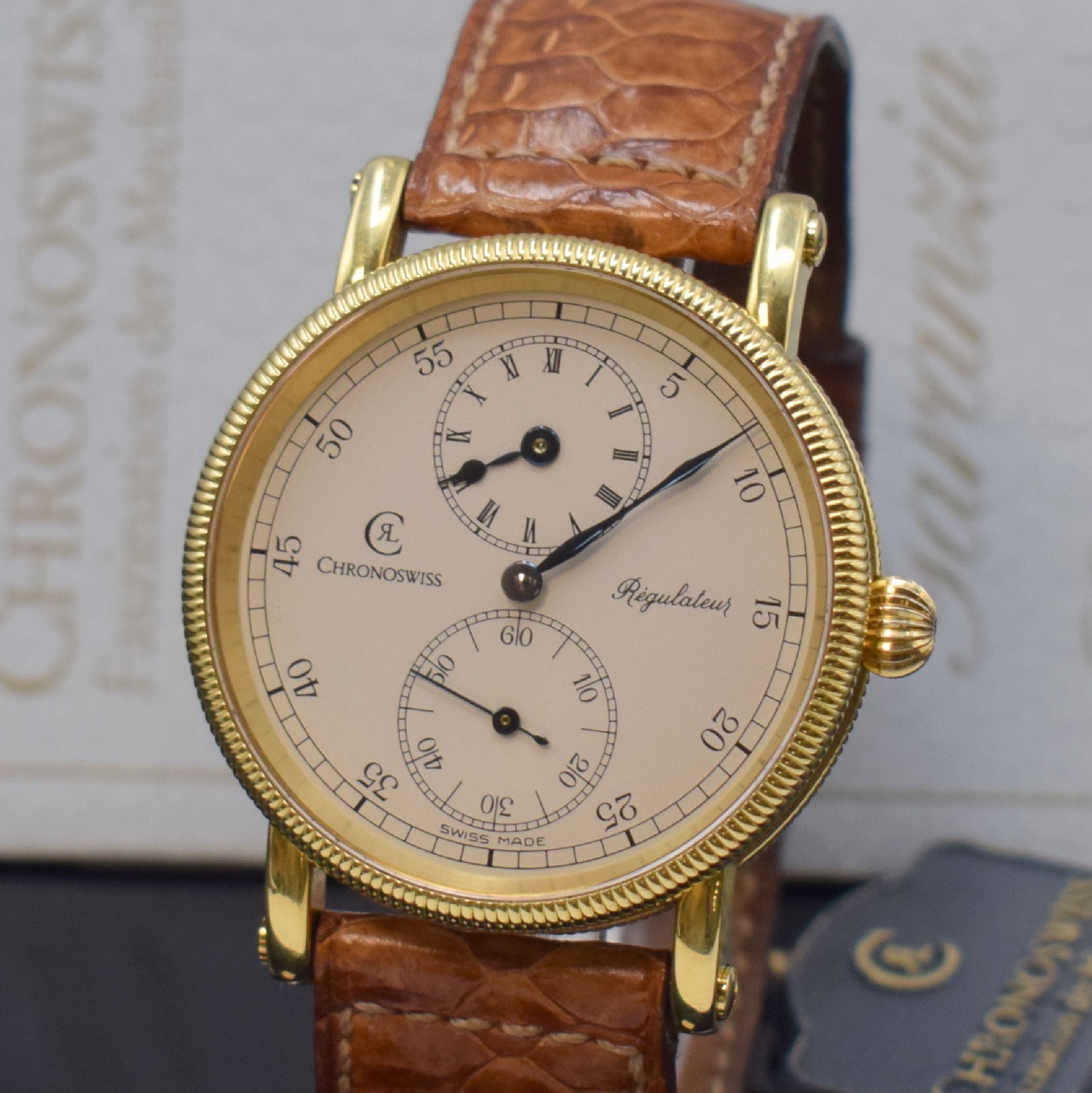 Detail a: CHRONOSWISS seltene Herrenarmbanduhr Regulateur Nr. 008 Referenz CH 6321, Handaufzug, Schweiz um 1987, massiv GG 750/000 inkl. orig. Lederband m. ...