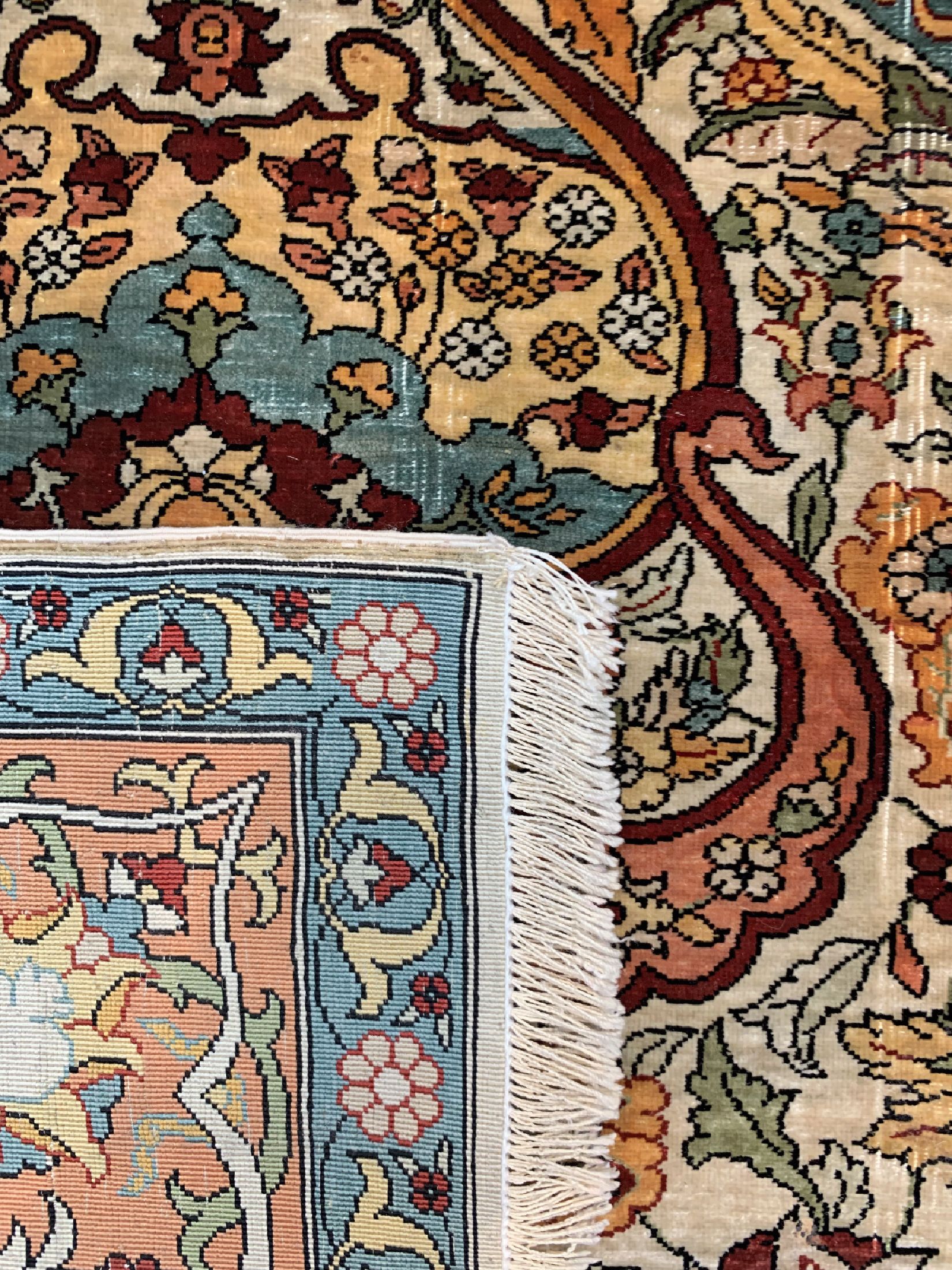Detail f: Hereke Seide fein signiert, Türkei, um 1950, reine Naturseide, ca. 96 x 74 cm, ca. 1,0 Mio. Kn/qm, EHZ: 2
