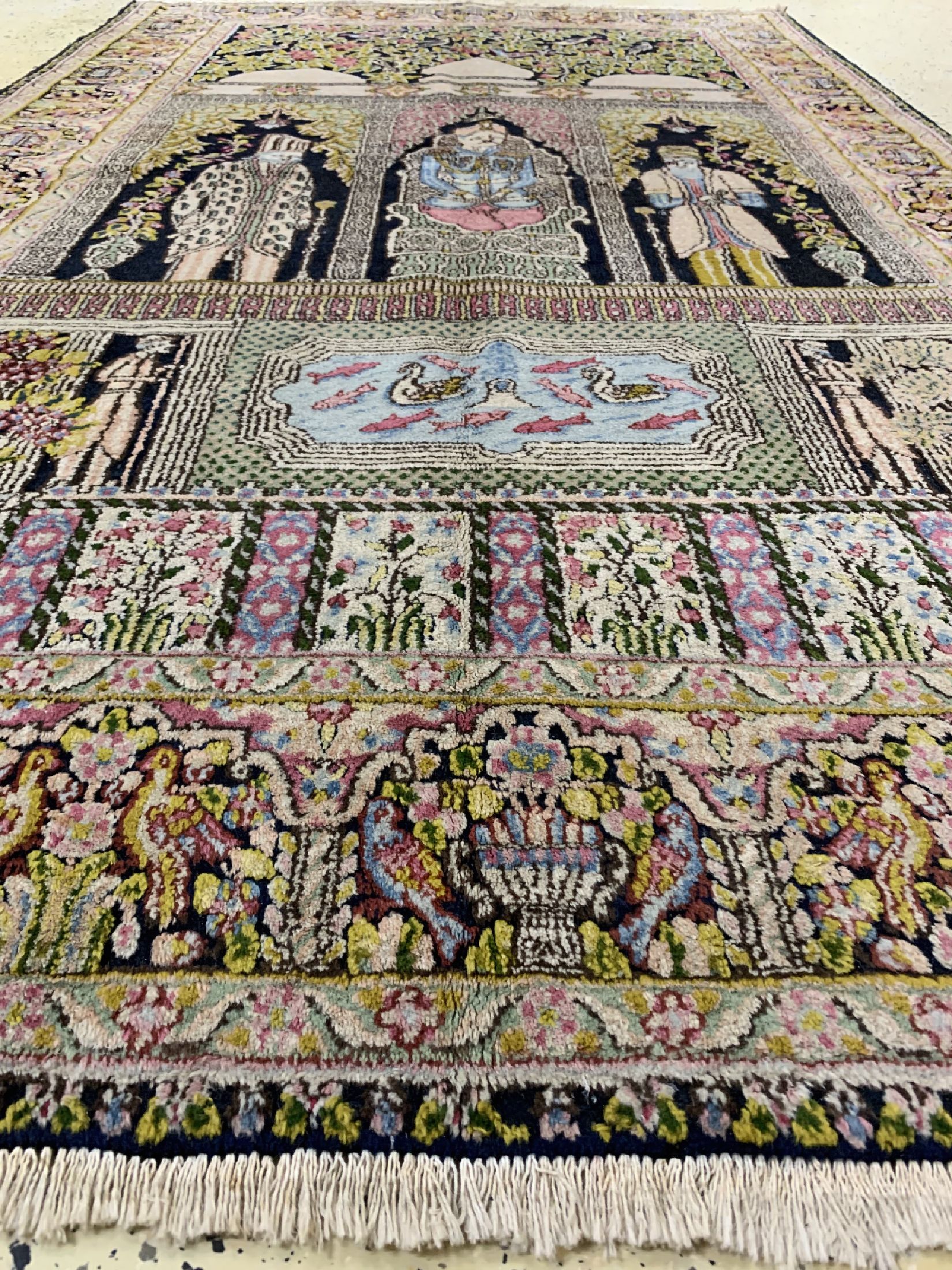 Detail e: Kerman alt, Persien, ca. 60 Jahre, Wolle auf Baumwolle, ca. 248 x 149 cm, Mottenfraß EHZ: 4(gereinigt)